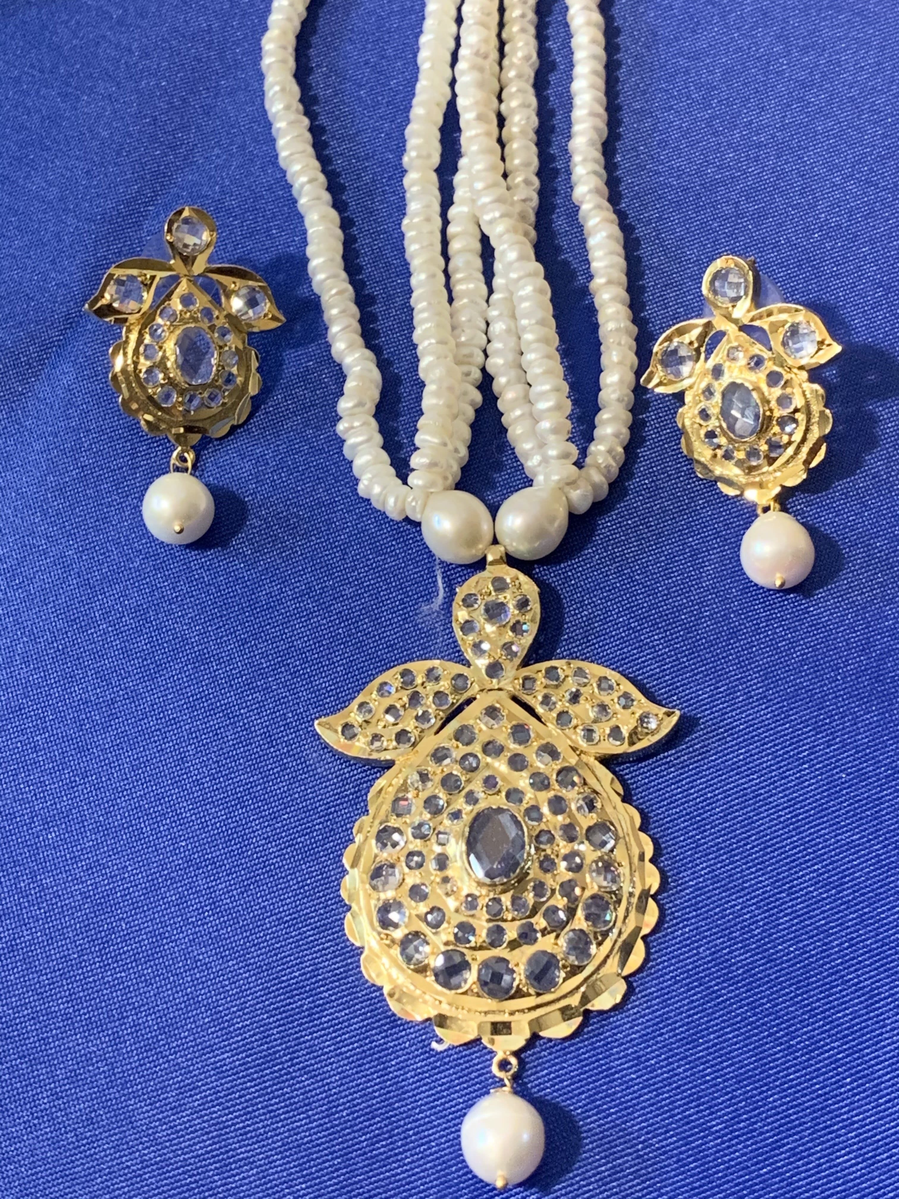 PS398 Zeenat jugni set in fresh water pearls ( SHIPS IN 4 WEEKS )