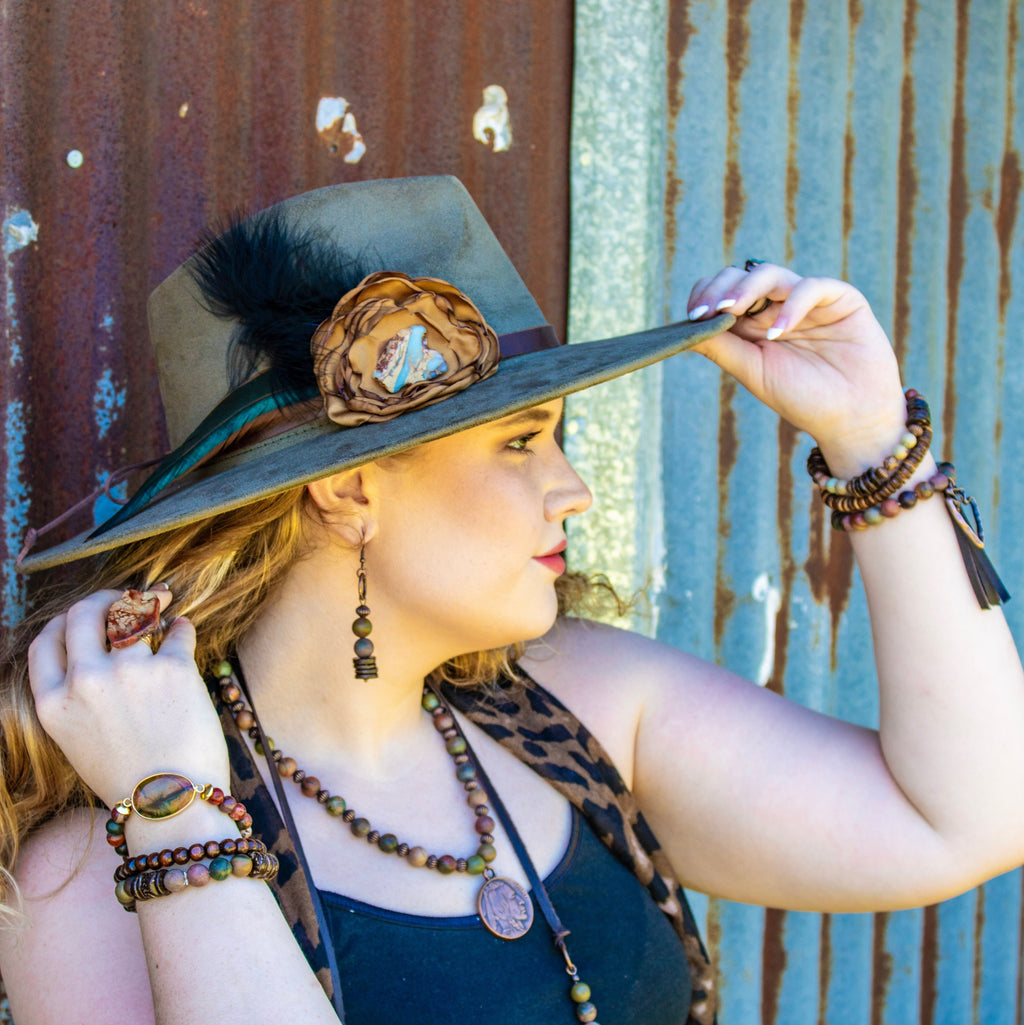 Picasso Jasper Beaded Bracelet with Center Agate Stone Accent 810z