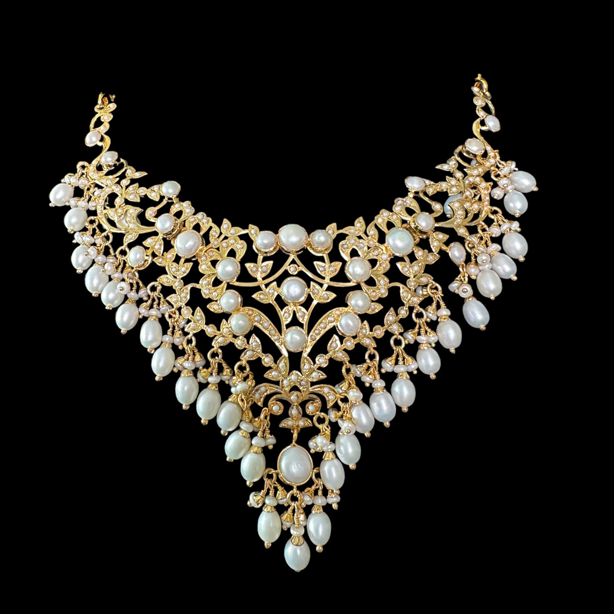 Fresh water pearl necklace with earrings in gold plated silver ( SHIPS IN 5 WEEKS )