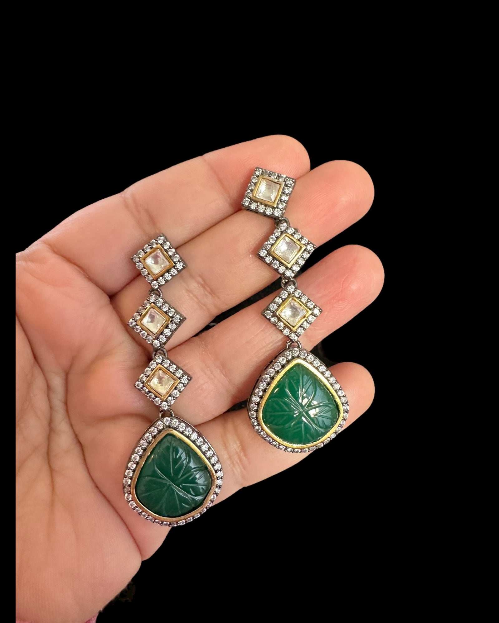 DER764 Victorian style earrings - green ( READY TO SHIP )