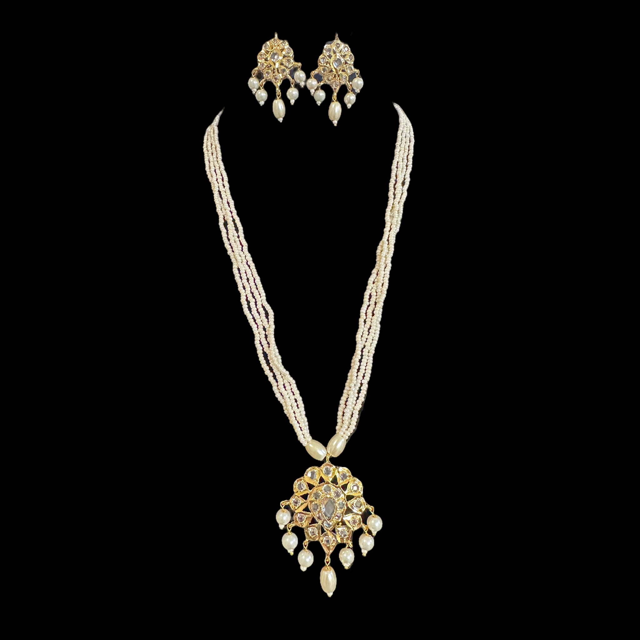 PS226 gold plated pendant set in pearls ( SHIPS IN 4 WEEKS )