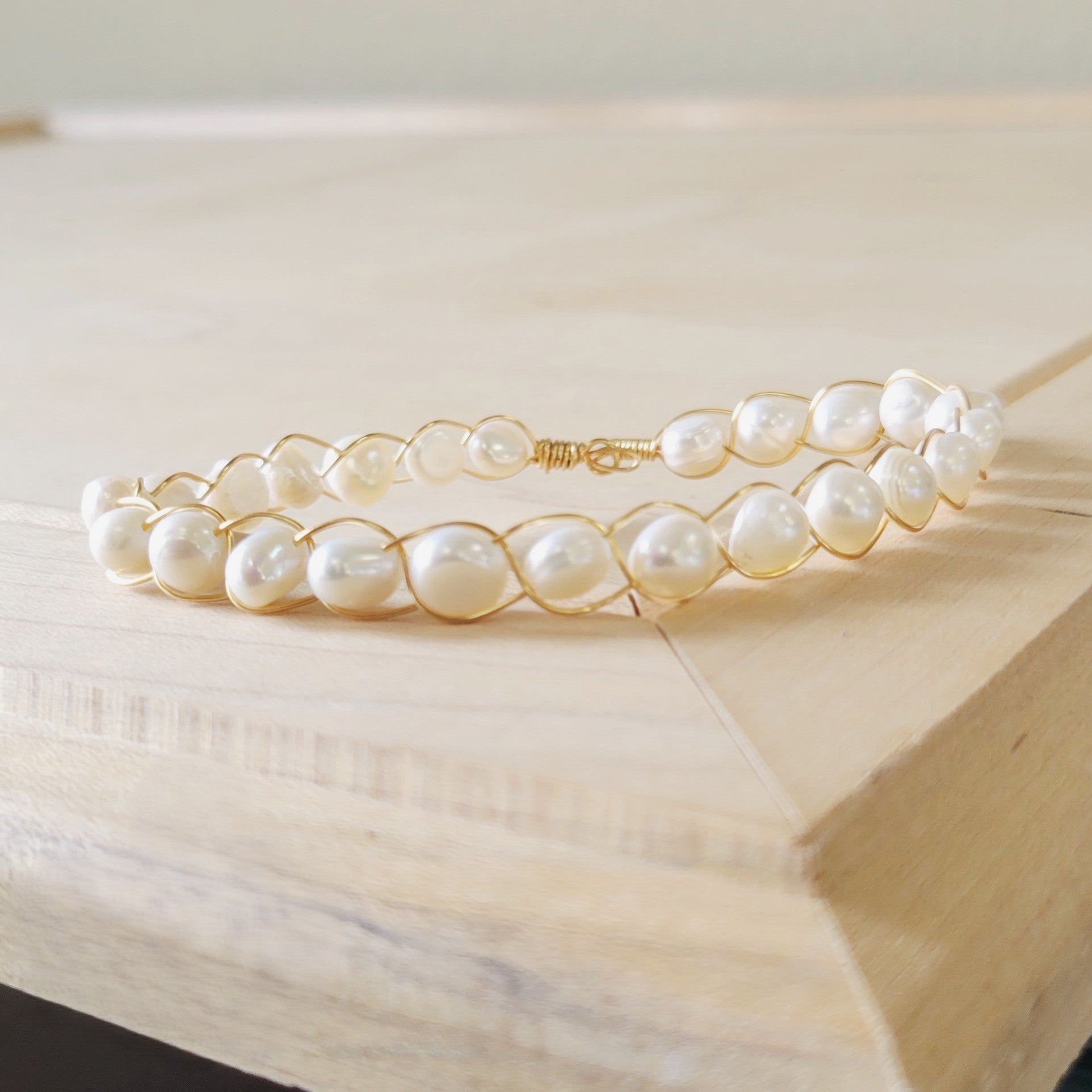 **Genuine Freshwater Pearl Beaded Wire Wrapped Bracelet 800ga