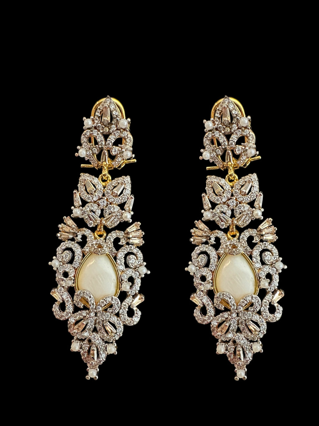 DNS158  Cz necklace with earrings in mother of pearl , gold plated ( READY TO SHIP )