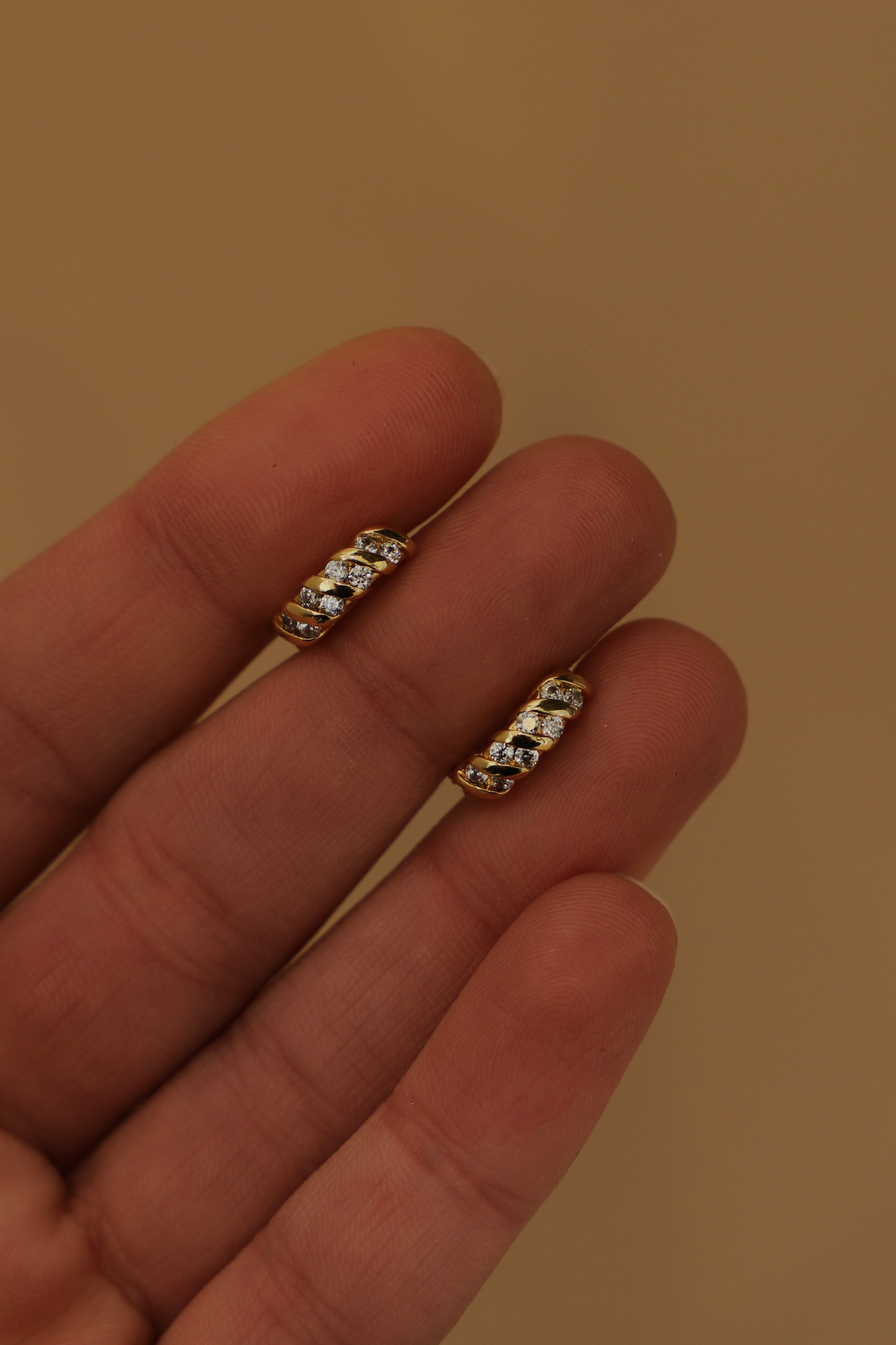 JESSIE CZ ROPE HUGGIE HOOP