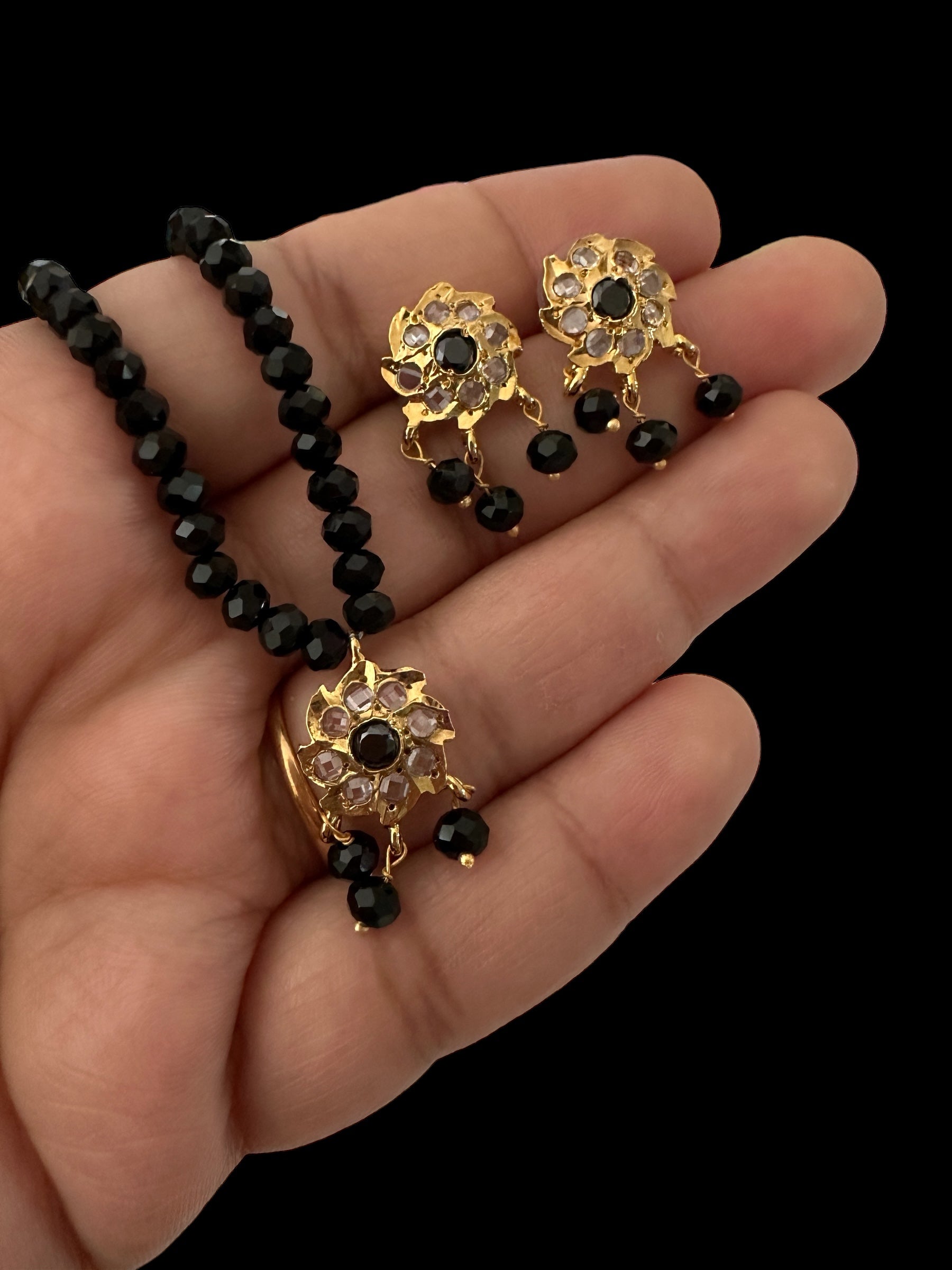 PS321  Sara pendant and earrings set ( READY TO SHIP )