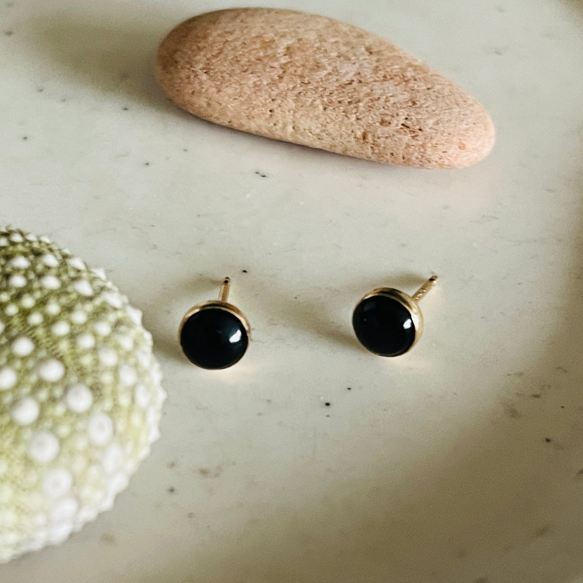 ONYX STUD EARRINGS