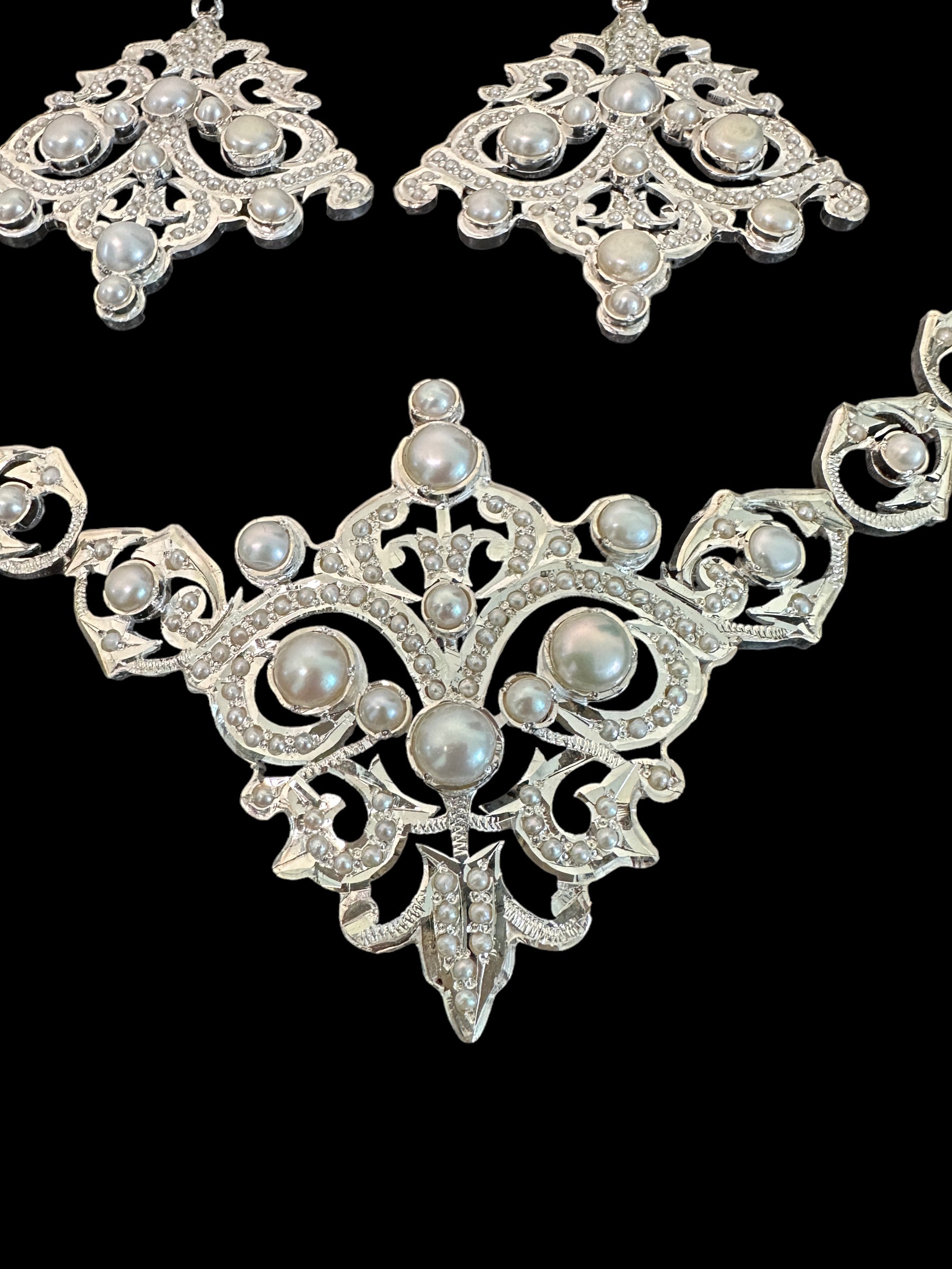 92.5 silver necklace set with fresh water pearls  ( READY TO SHIP )