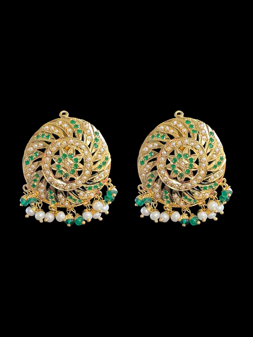 Earring Tika in fresh water pearls and emerald beads ( SHIPS IN 2 WEEKS )