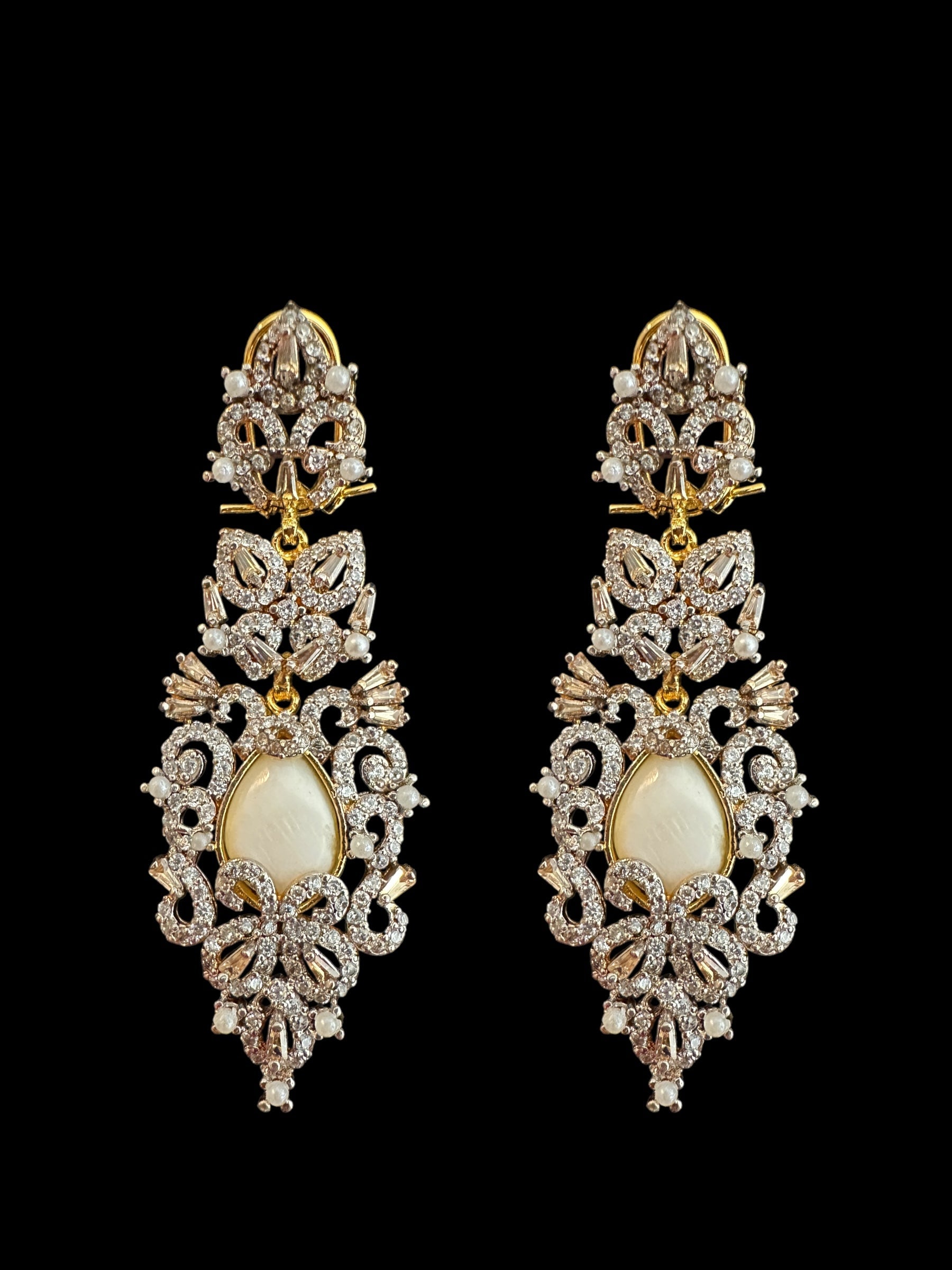 DNS158  Cz necklace with earrings in mother of pearl , gold plated ( READY TO SHIP )