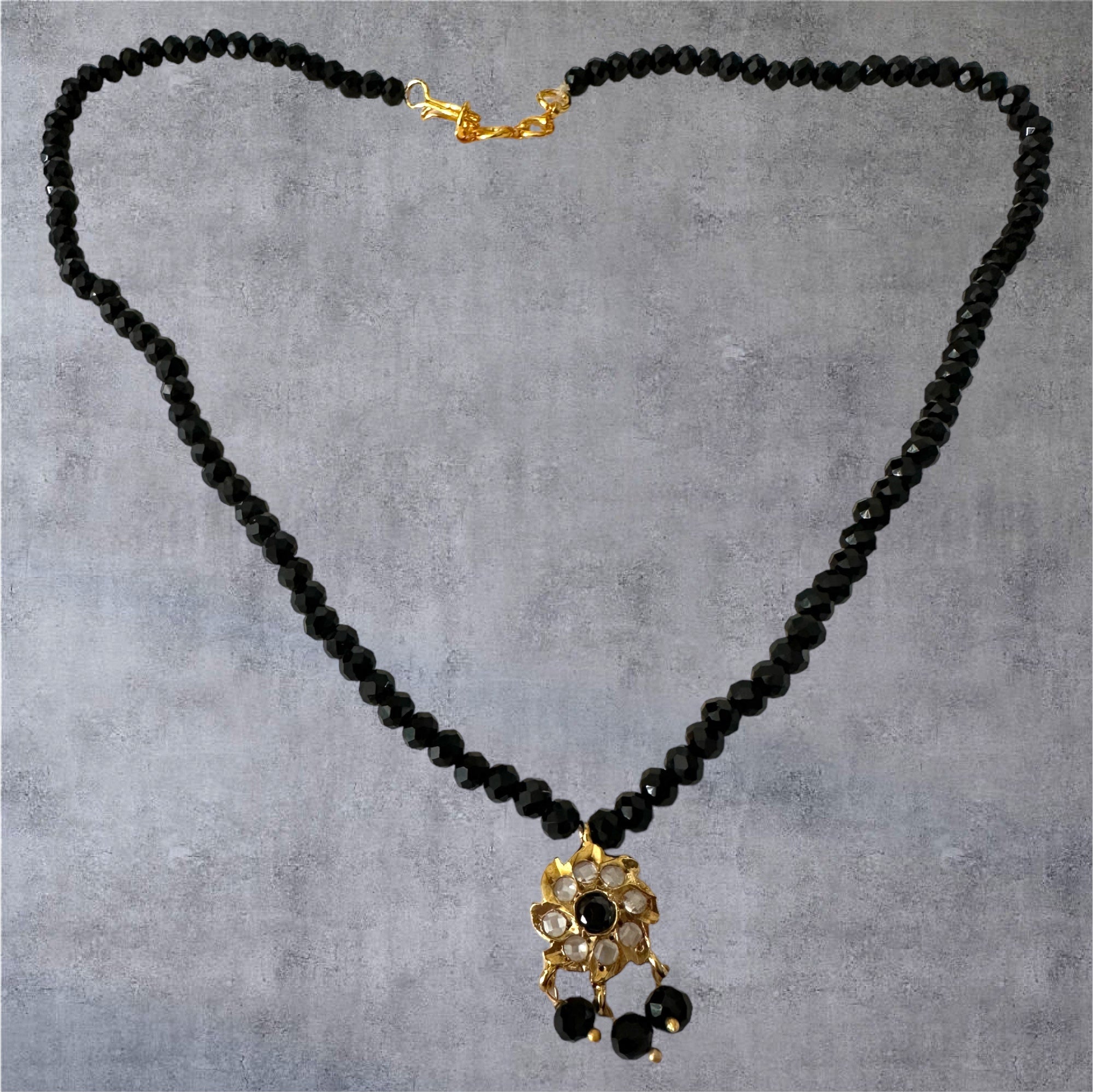 PS321  Sara pendant and earrings set ( READY TO SHIP )