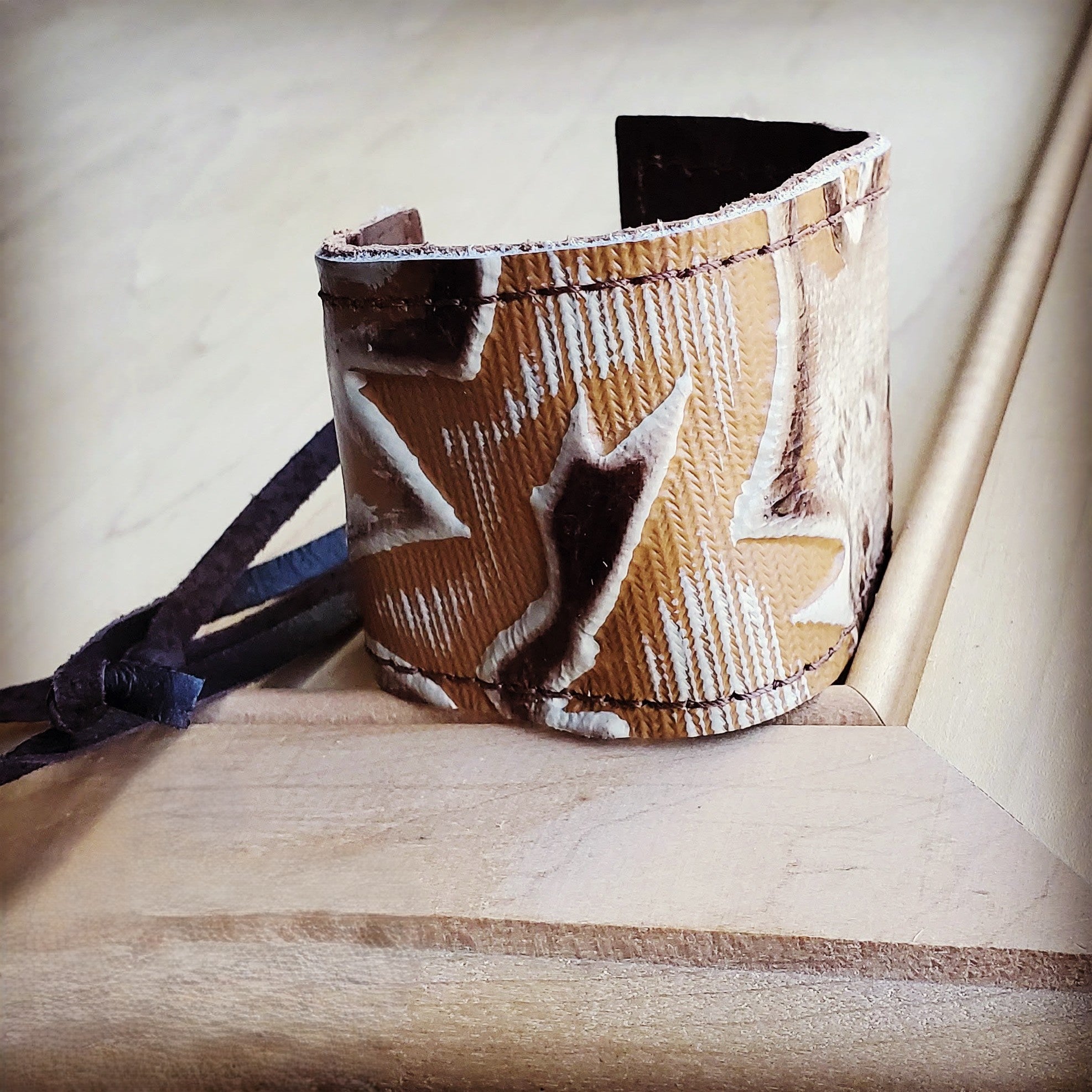 **Wide Leather Cuff in  Brown and Sienna Laredo 013b