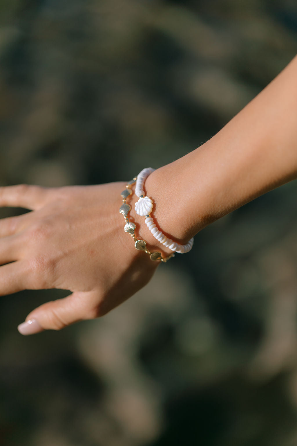 Choose your Stretchy Puka Shell Bracelet - Gold Ali'ikai