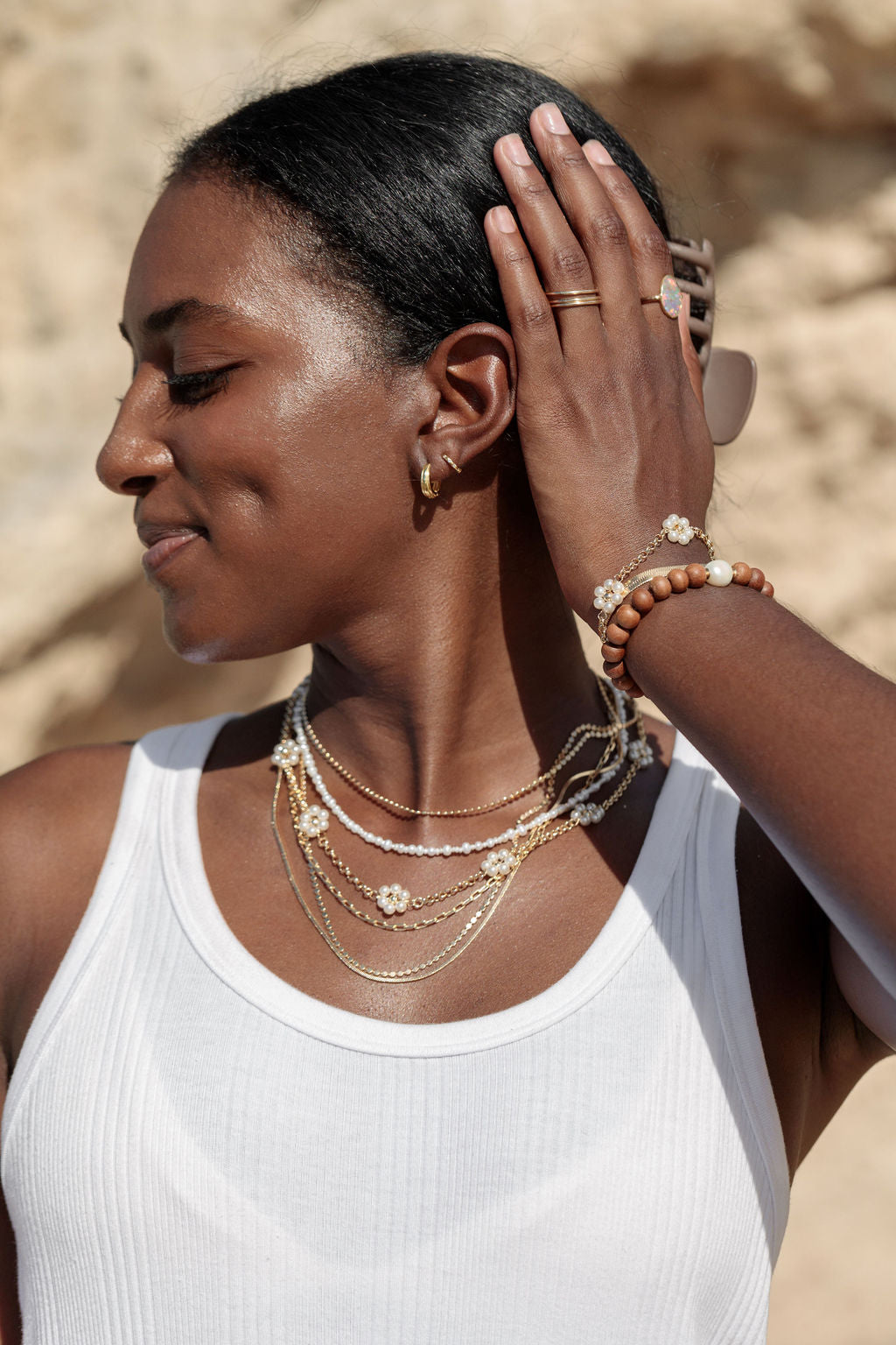 Stretchy White Pearl Sandalwood Bracelet - Kamaha'o