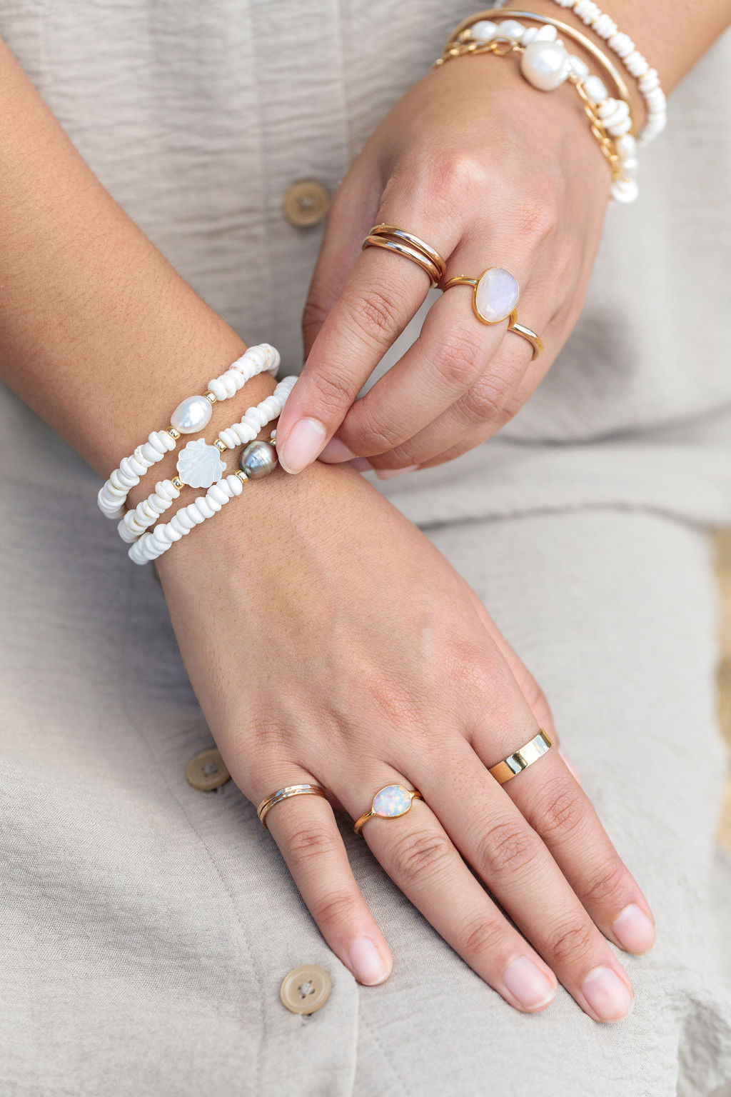 Choose your Stretchy Puka Shell Bracelet - Gold Ali'ikai