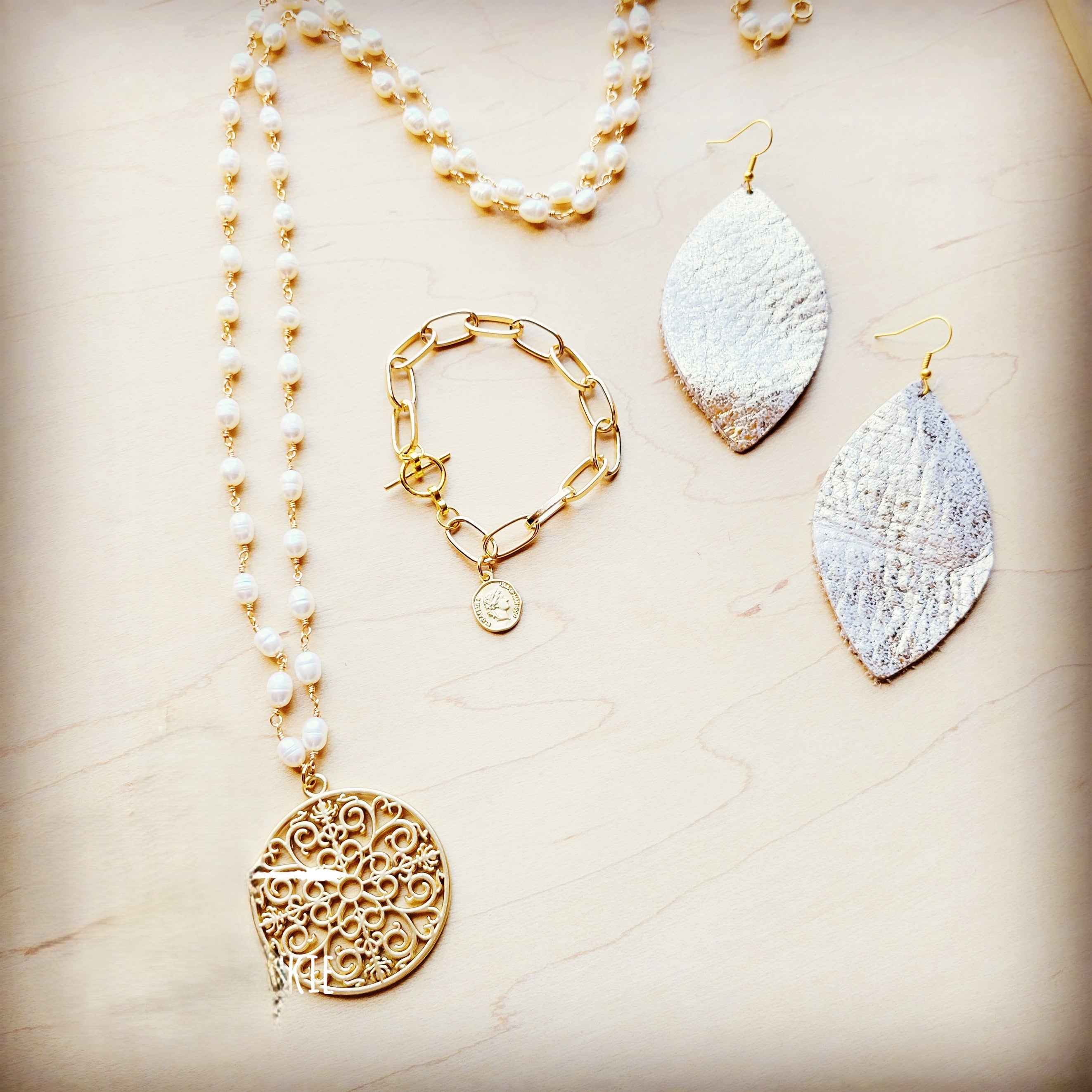 **Leather Oval Earring-Heavy Metal White 209t