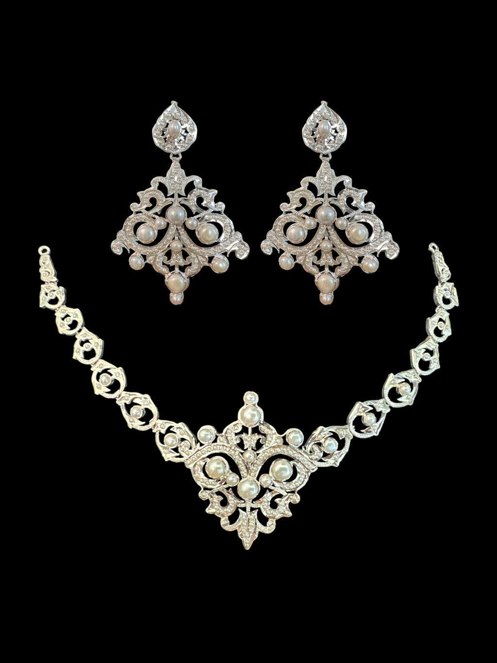 92.5 silver necklace set with fresh water pearls  ( READY TO SHIP )