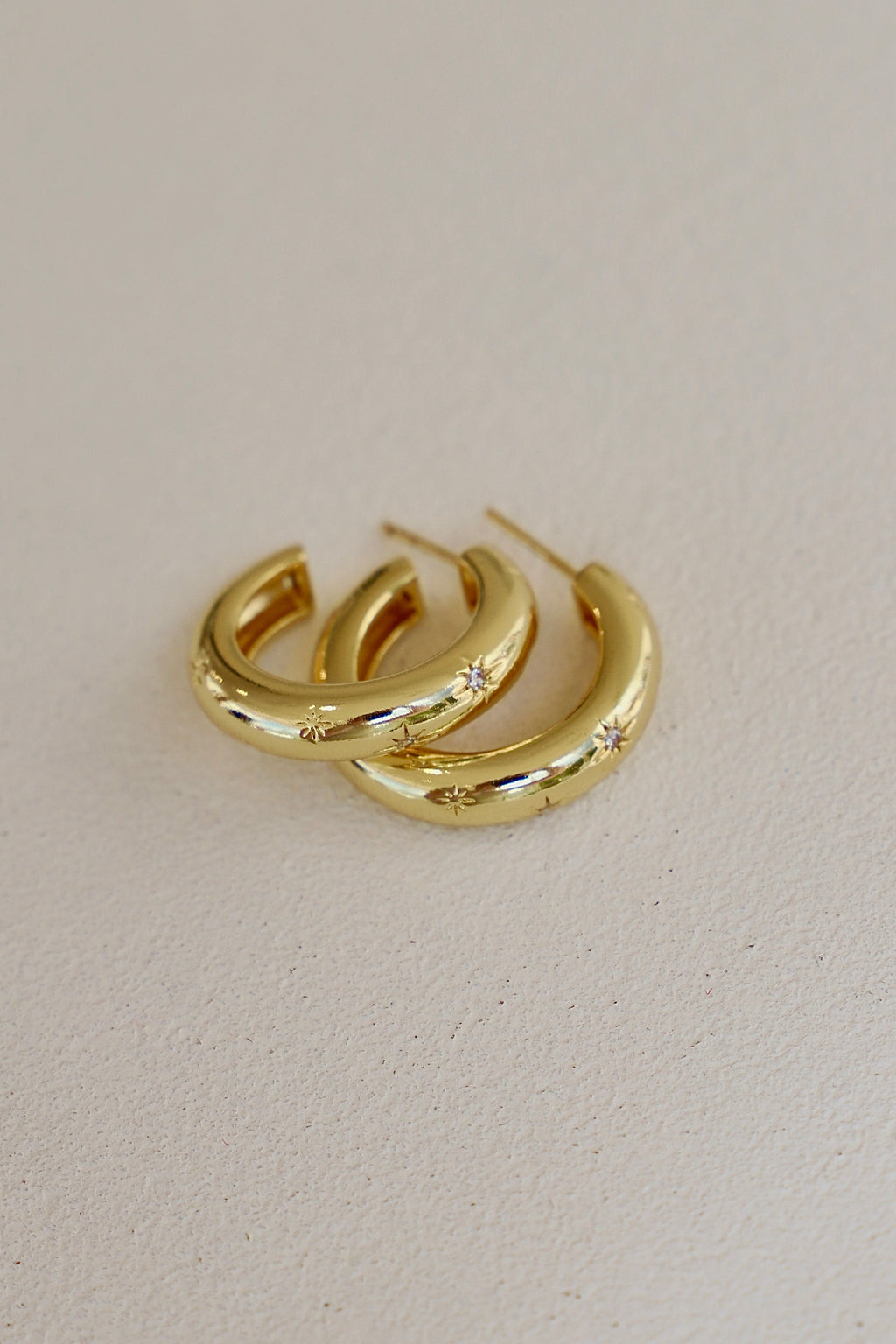 MEREDITH CZ STAR THICK HOOP