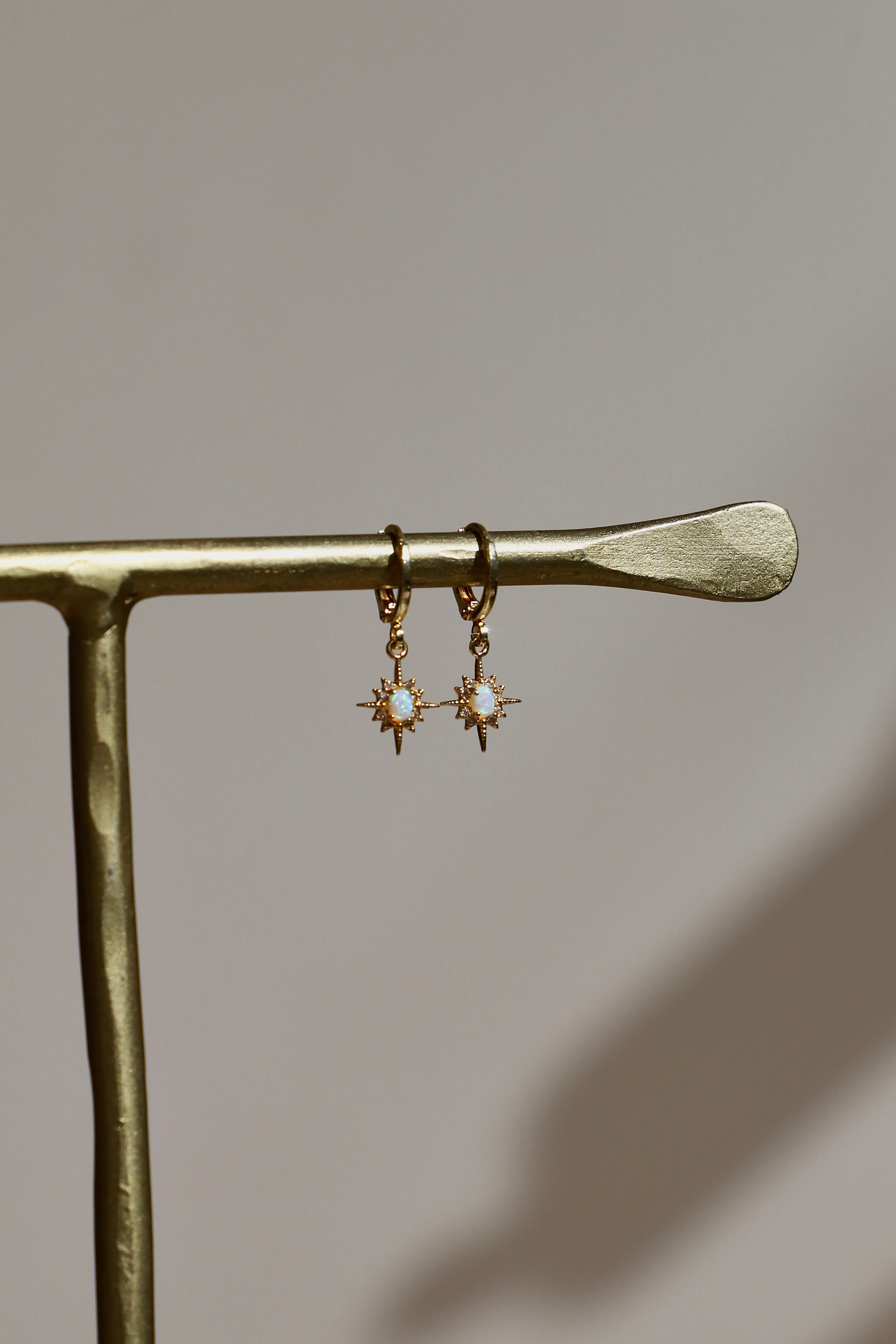 OPALITE STAR HUGGIES