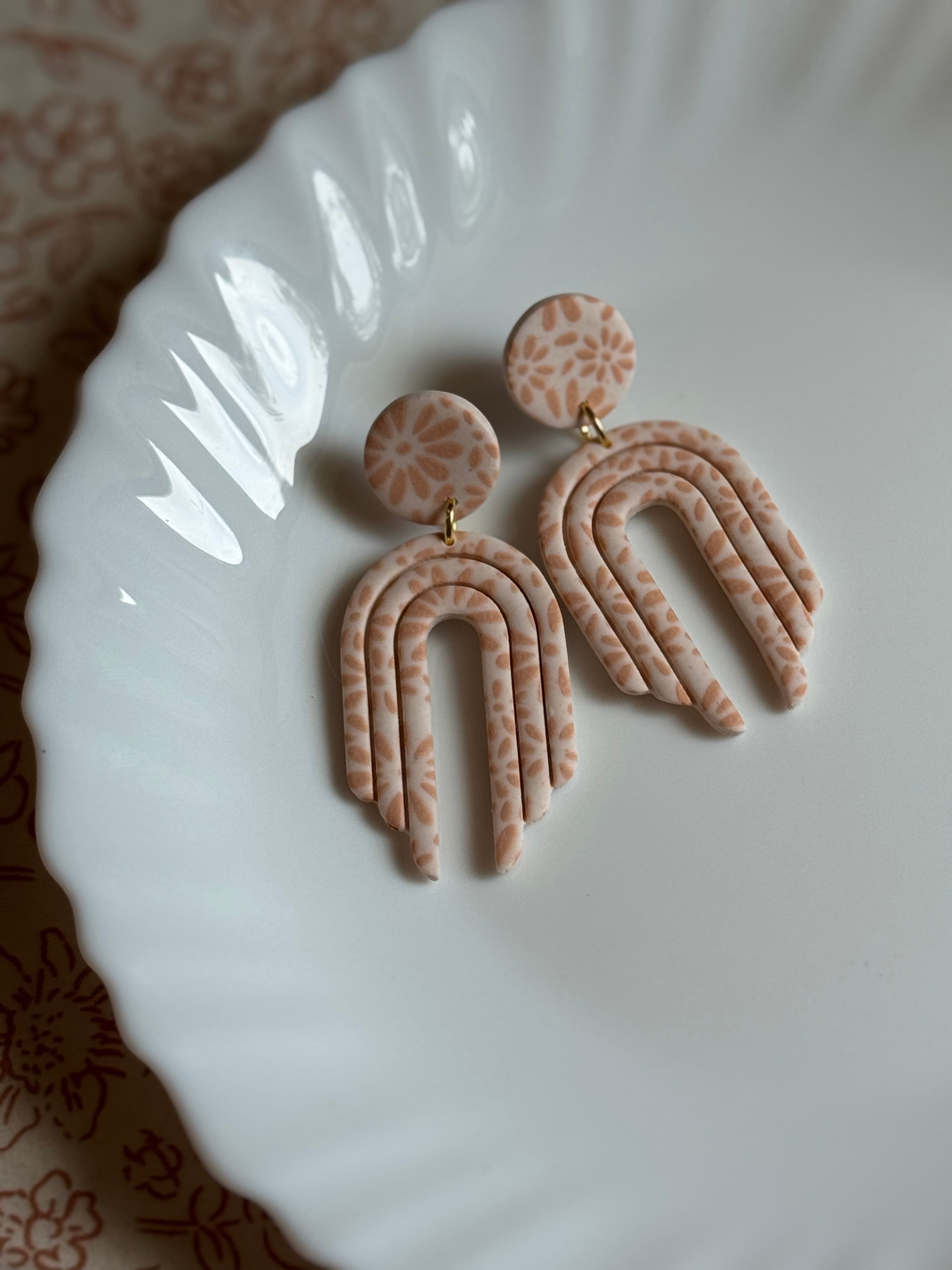 Amelia, in Sweet Pea