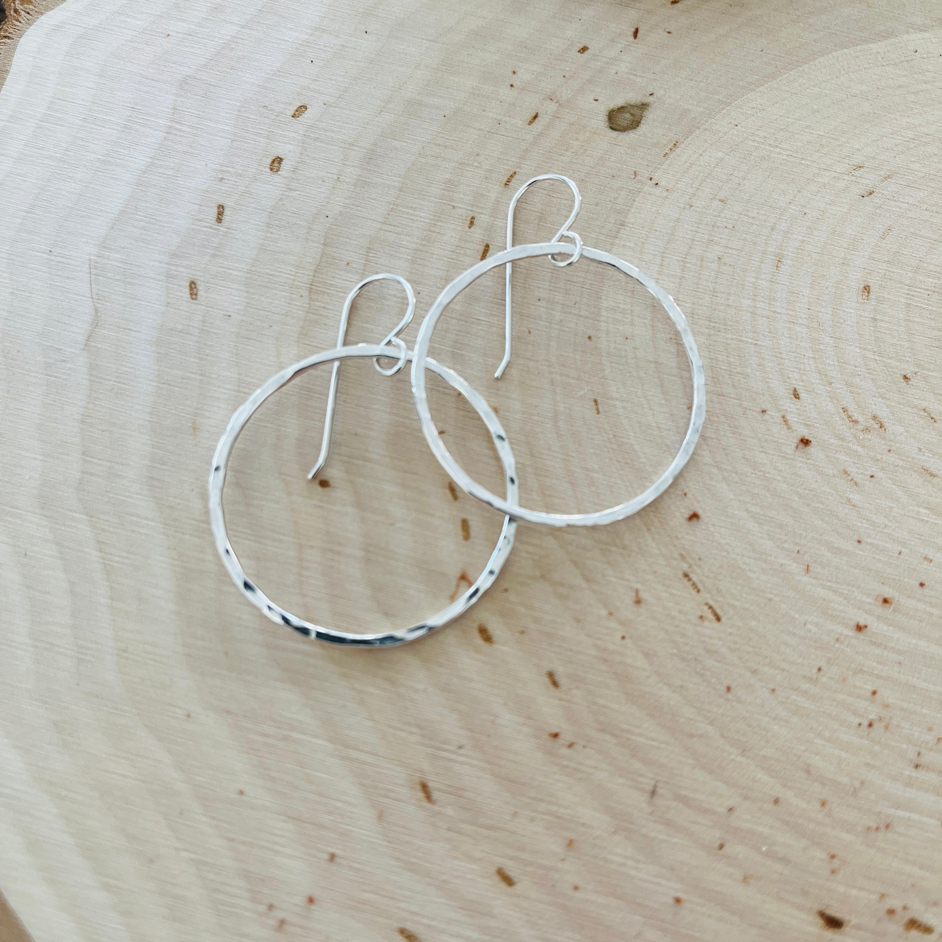 SKINNY SMALL BEACH HOOPS