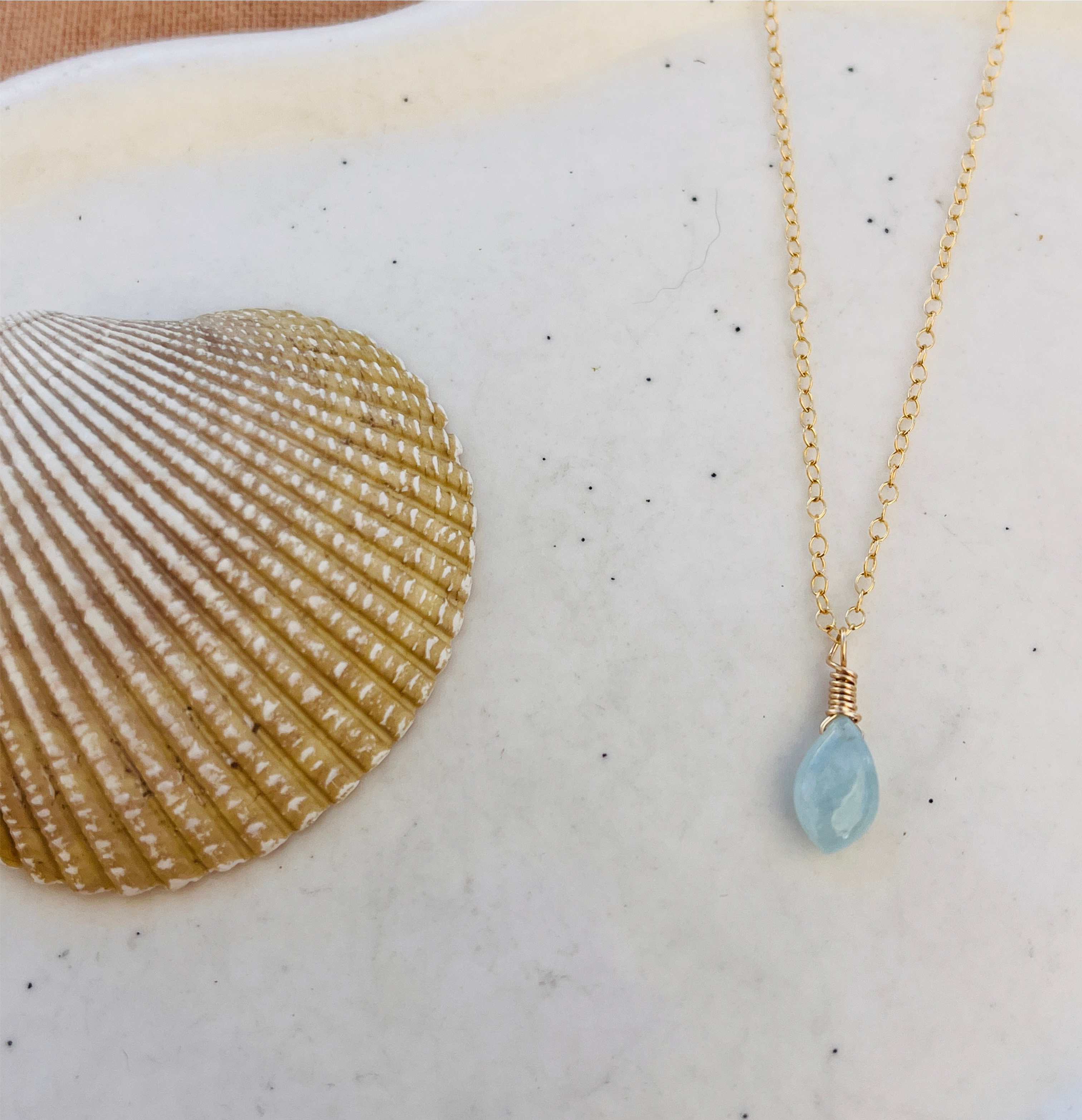 AQUAMARINE GEM NECKLACE