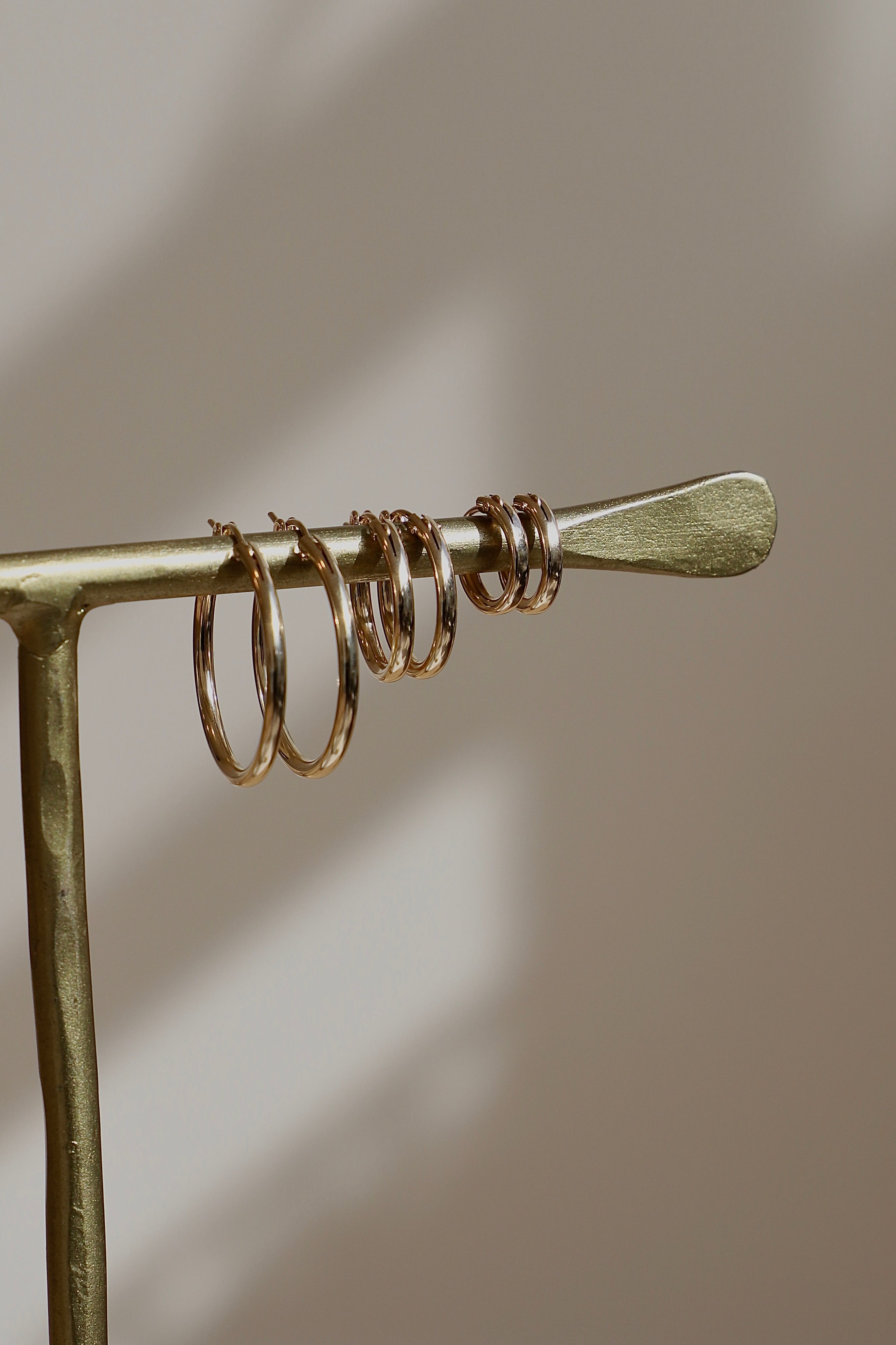 THE GOLD STANDARD HOOPS