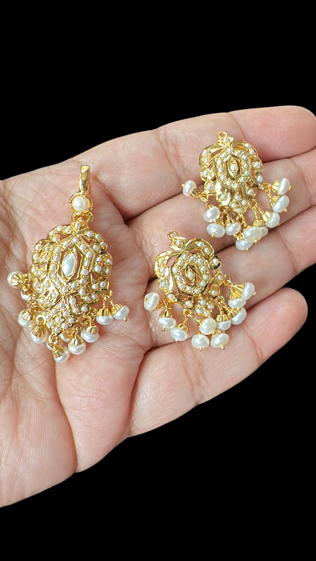 Gold plated jadau silver pendant set in fresh water pearls  ( SHIPS IN 4 WEEKS )