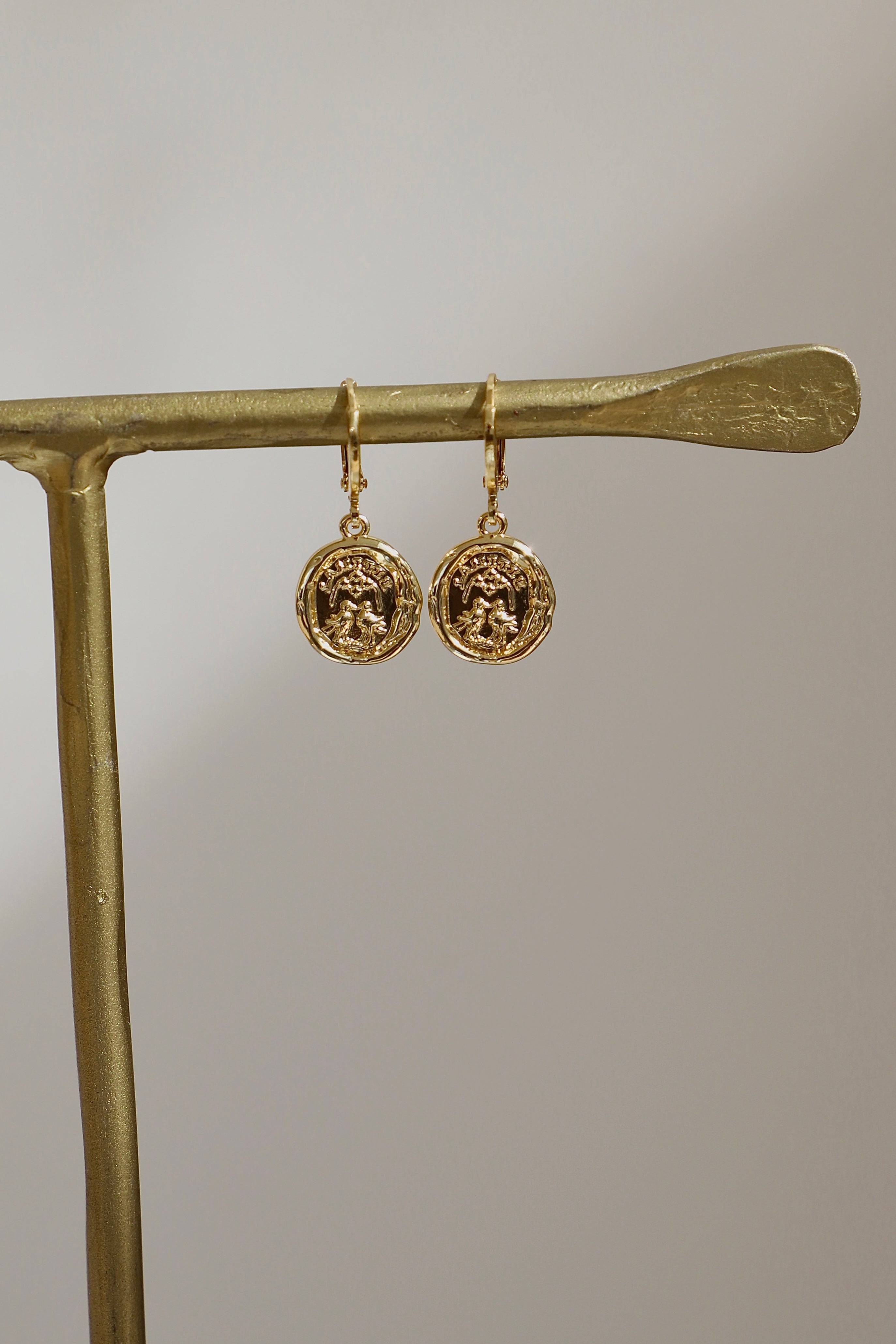 VINTAGE WAX SEAL HUGGIES