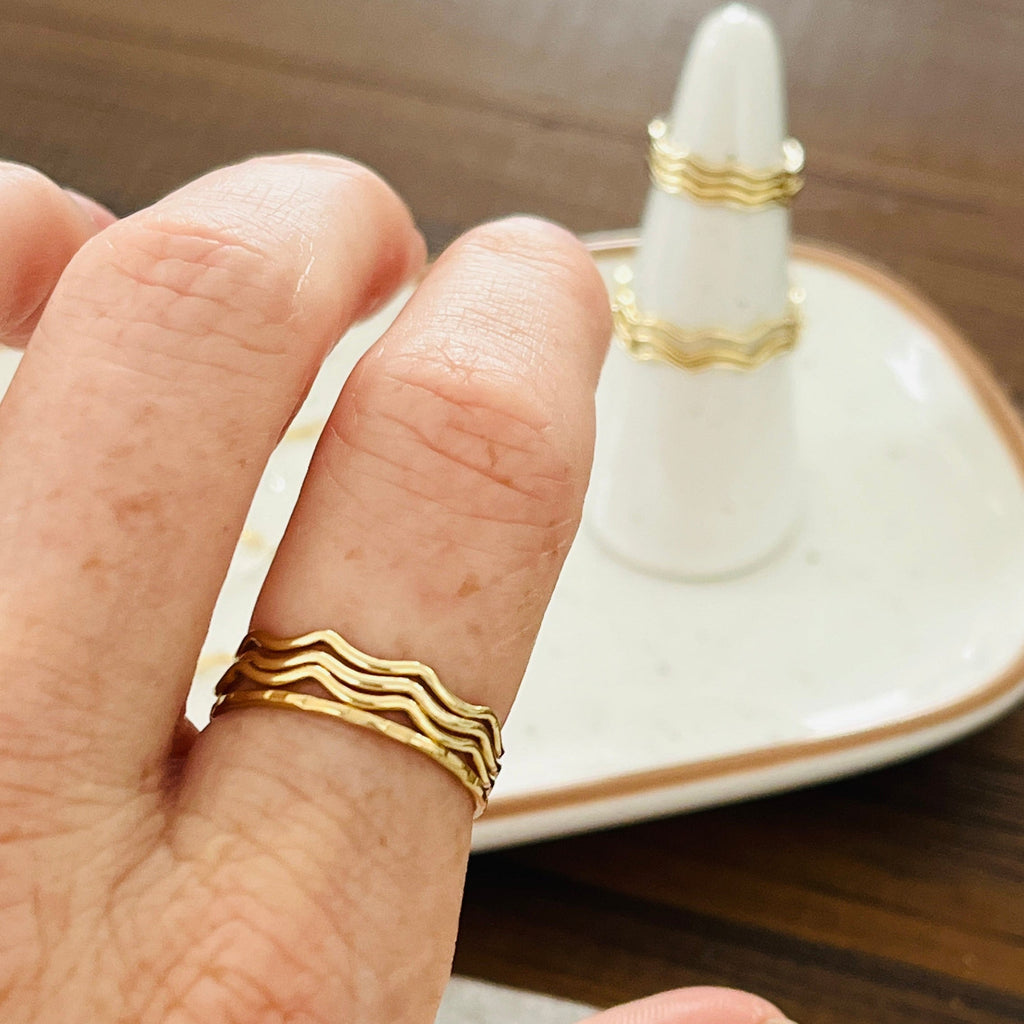 WAVE STACKING RING