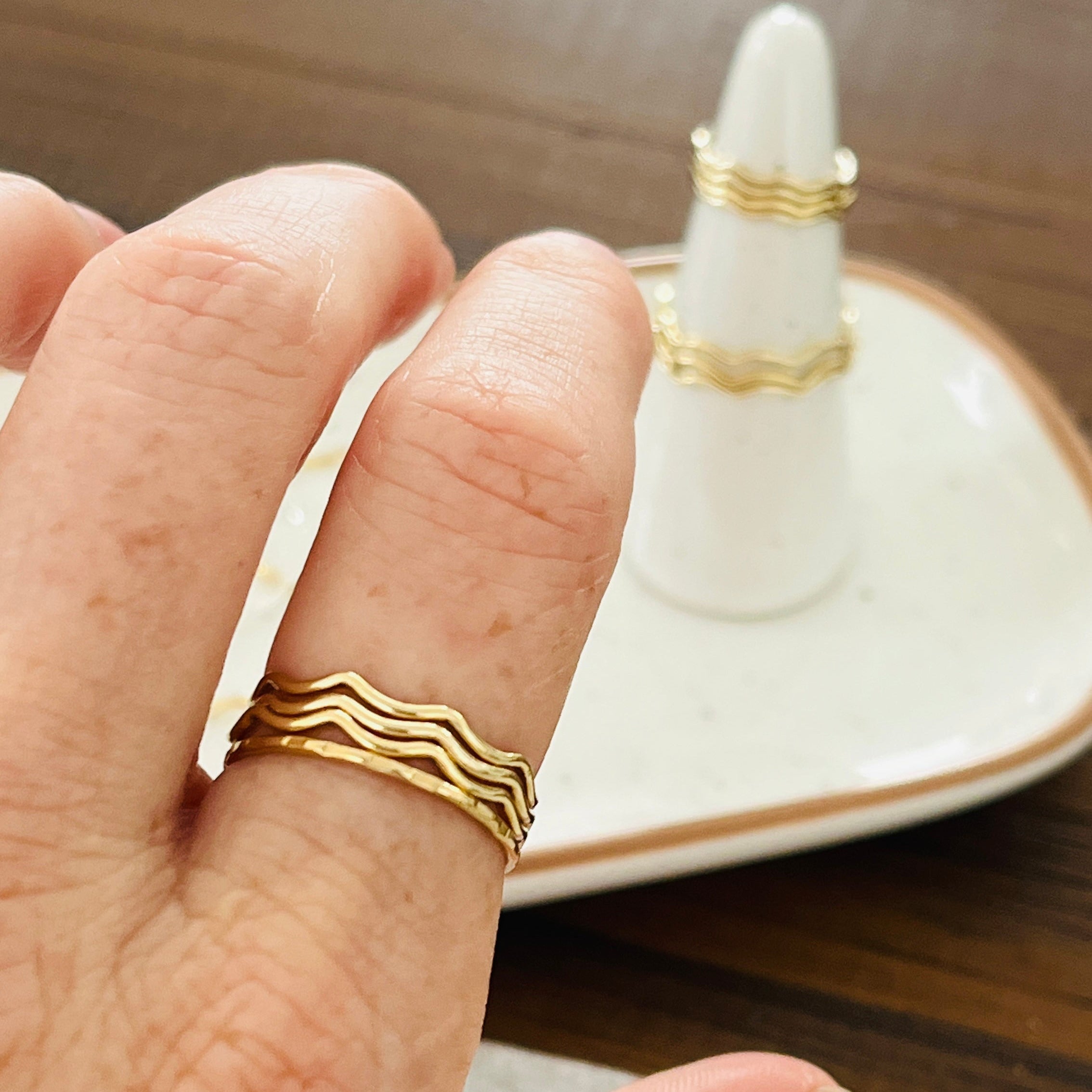 WAVE STACKING RING