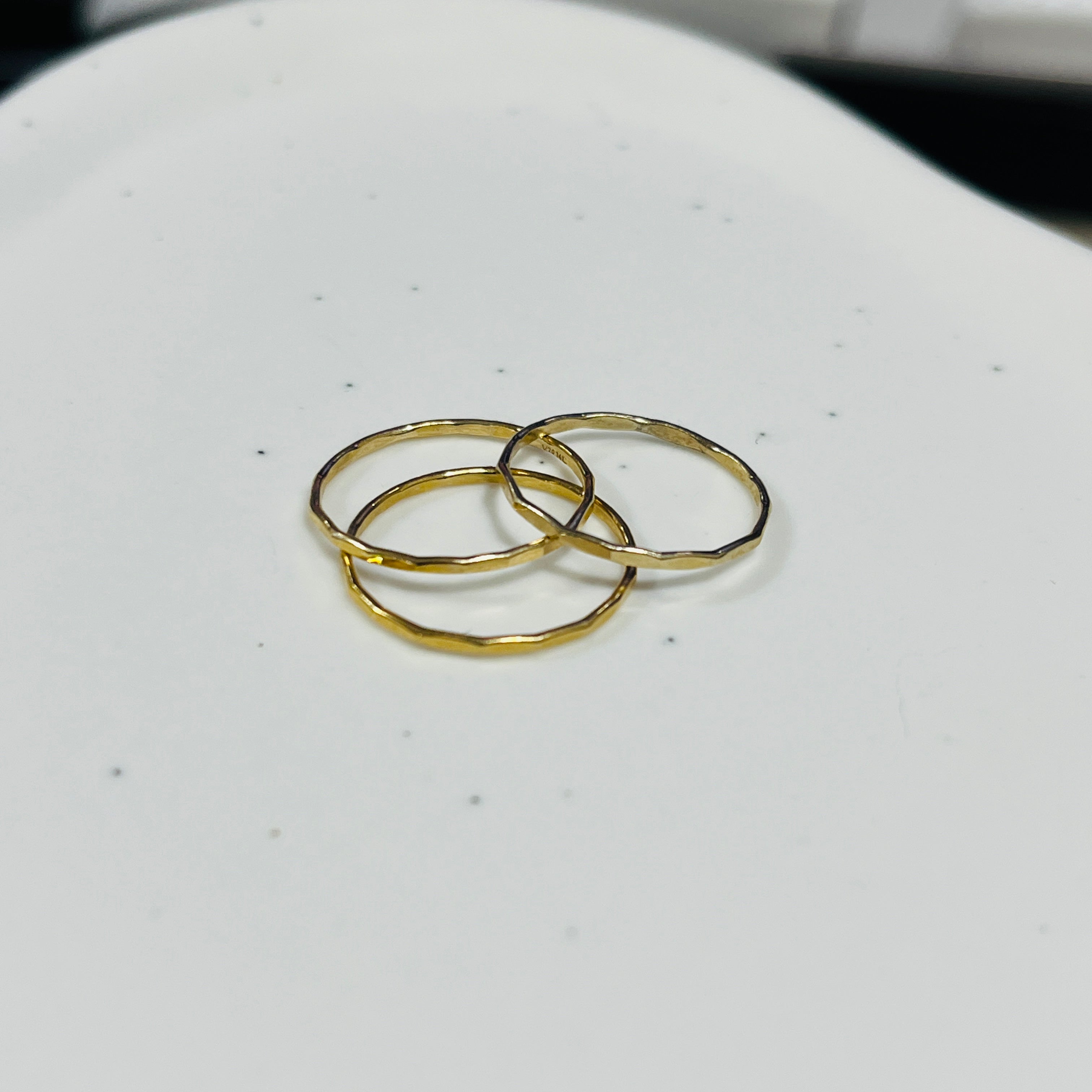HAMMERED STACKING RING SET