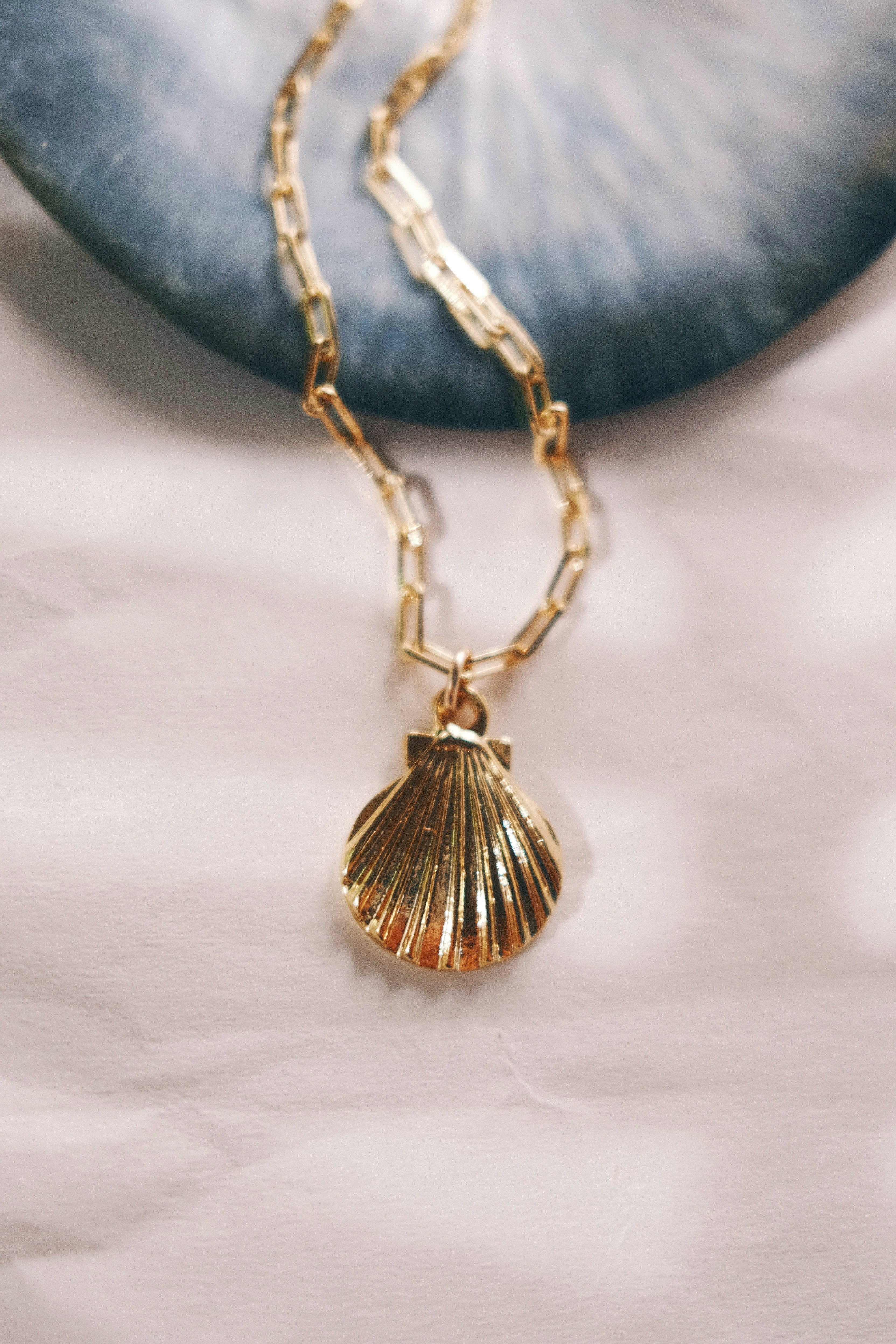 Gold Scallop Shell Necklace - Hoaka