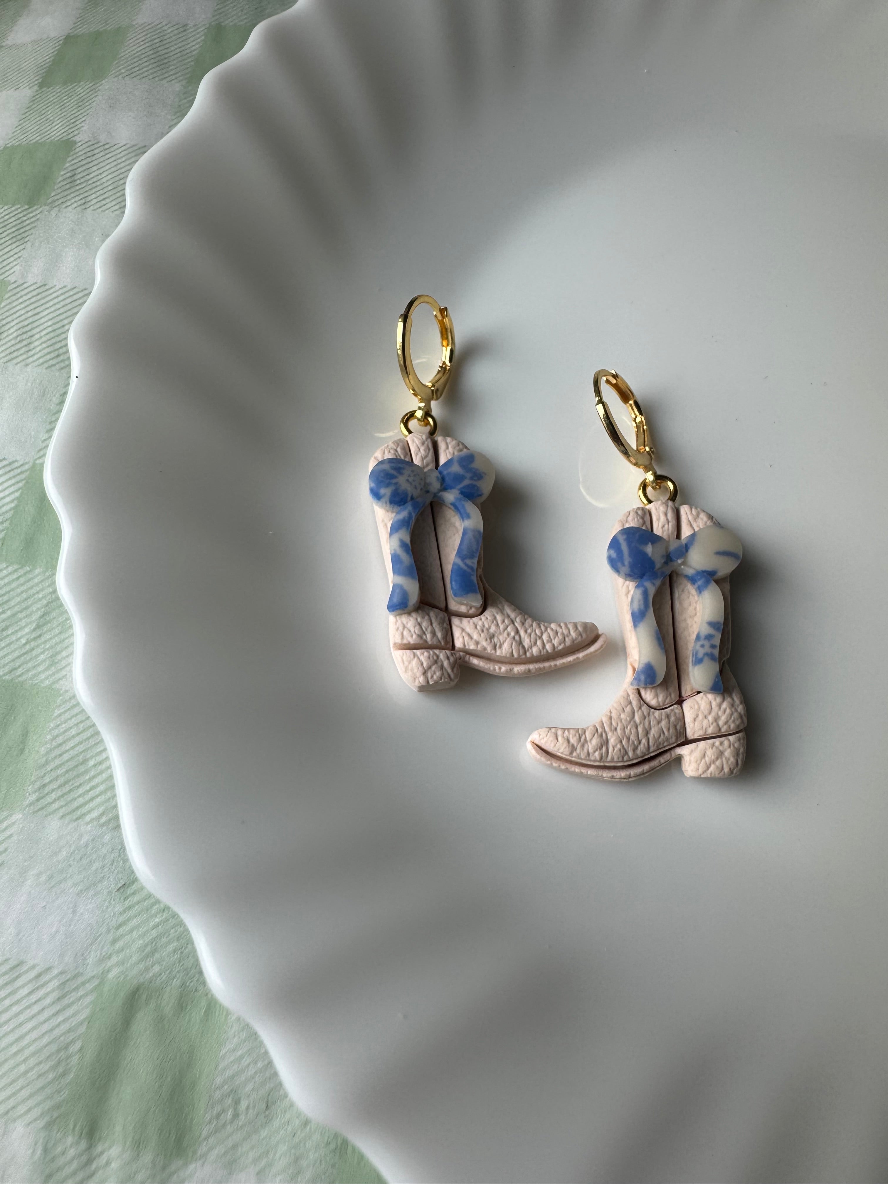 Boots and Bows, Cream