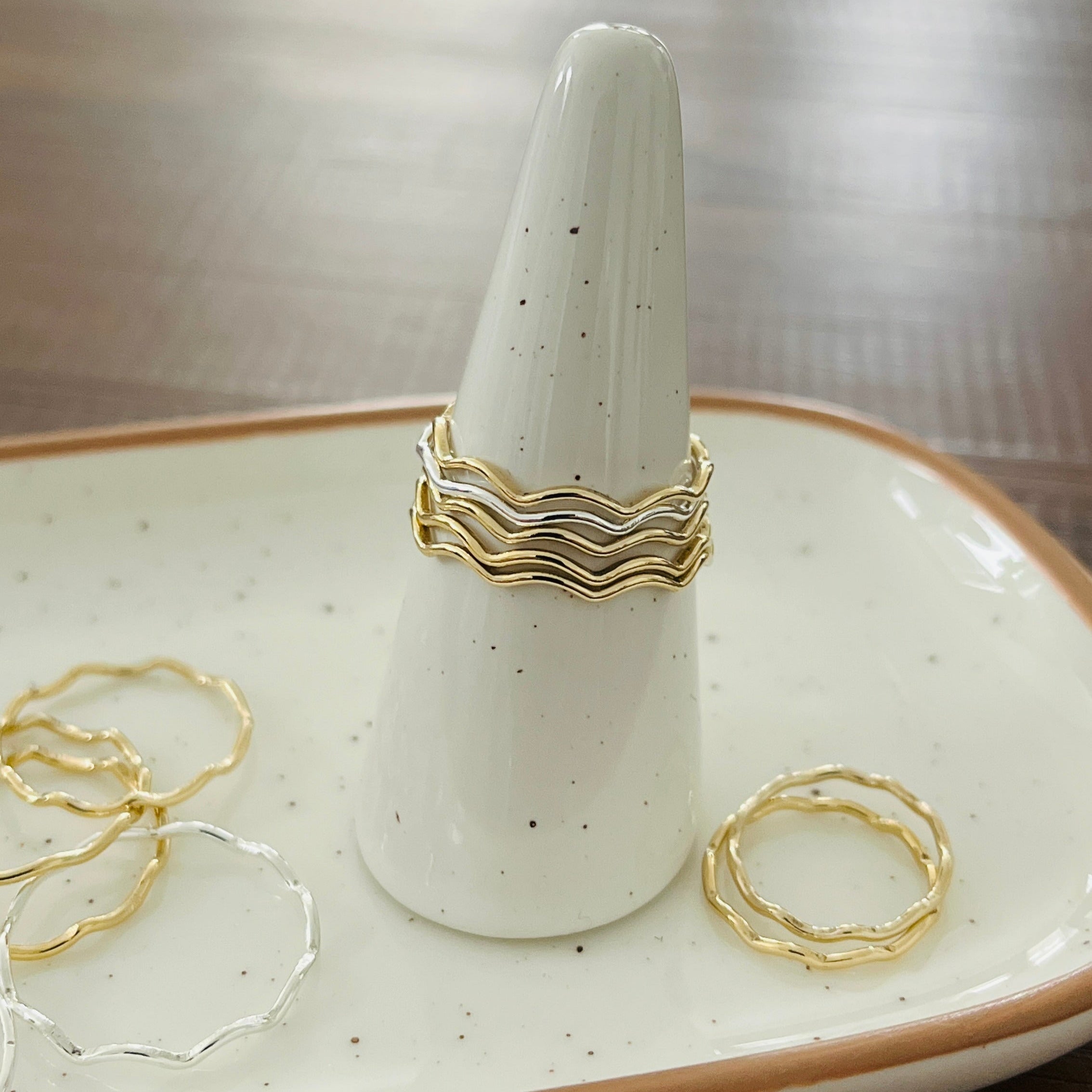 WAVE STACKING RING