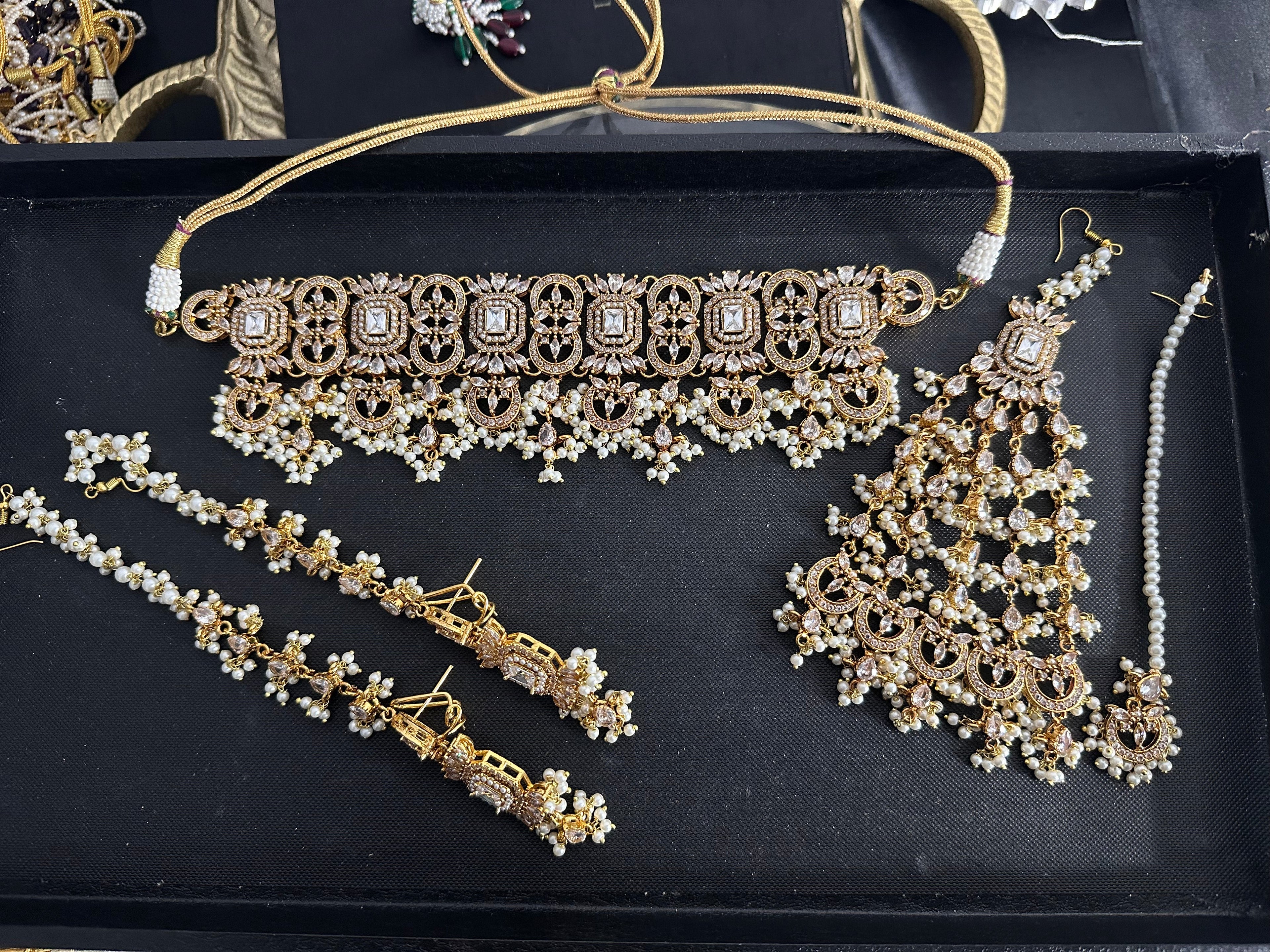 BR495 Shiza bridal set in pearls ( SHIPS IN 4 WEEKS )