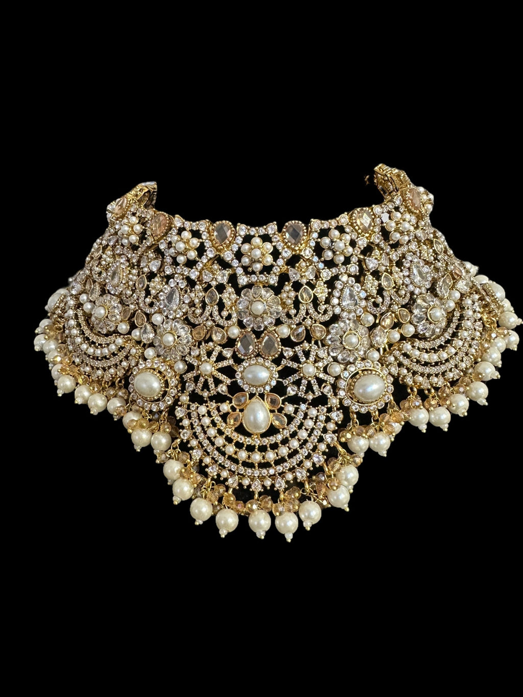 BR494 Marzia bridal set in pearls ( SHIPS IN 3 WEEKS )