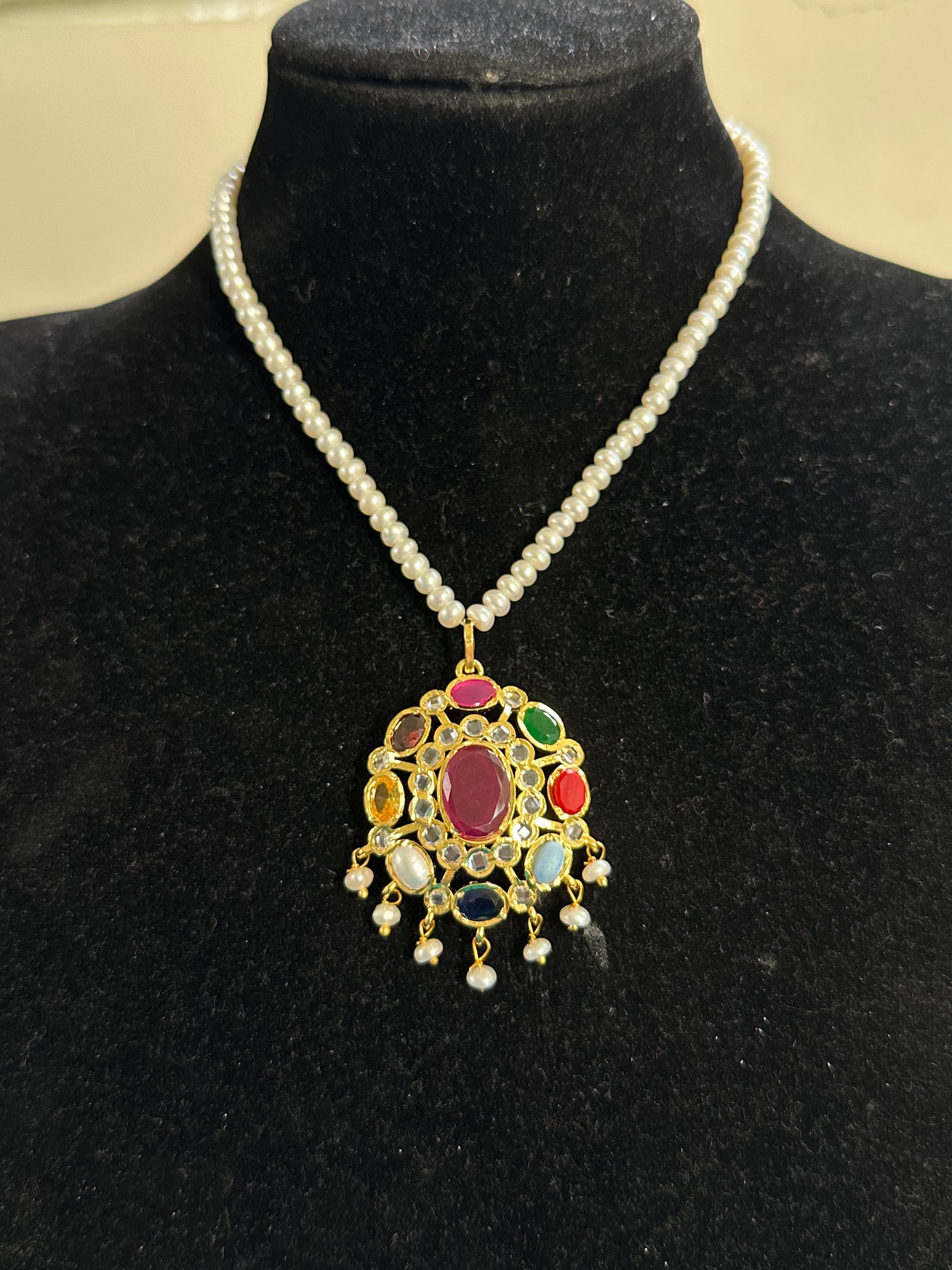 PS397 Gold plated pendant set with earrings in fresh water pearls ( READY TO SHIP )