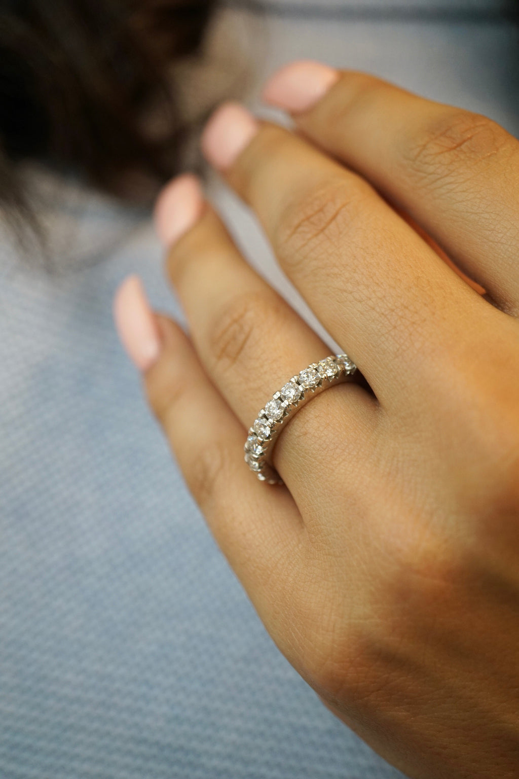 3mm Round Cut Moissanite Fishtail Set Eternity Band