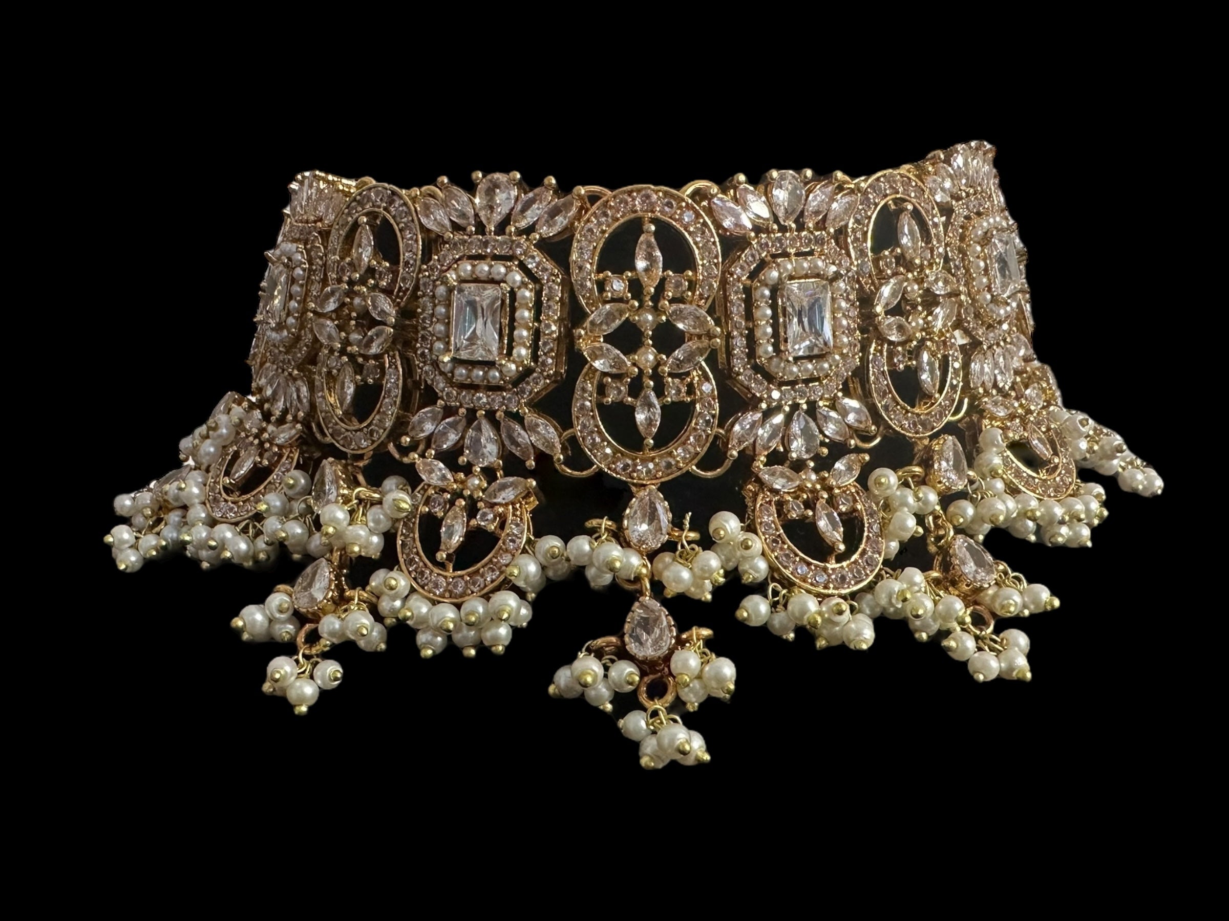 BR495 Shiza bridal set in pearls ( SHIPS IN 4 WEEKS )