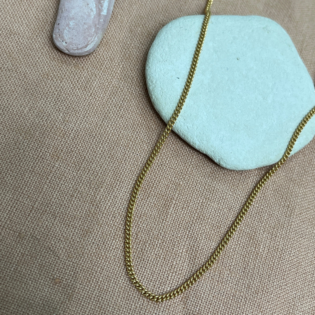 CURB CHAIN CHOKER NECKLACE