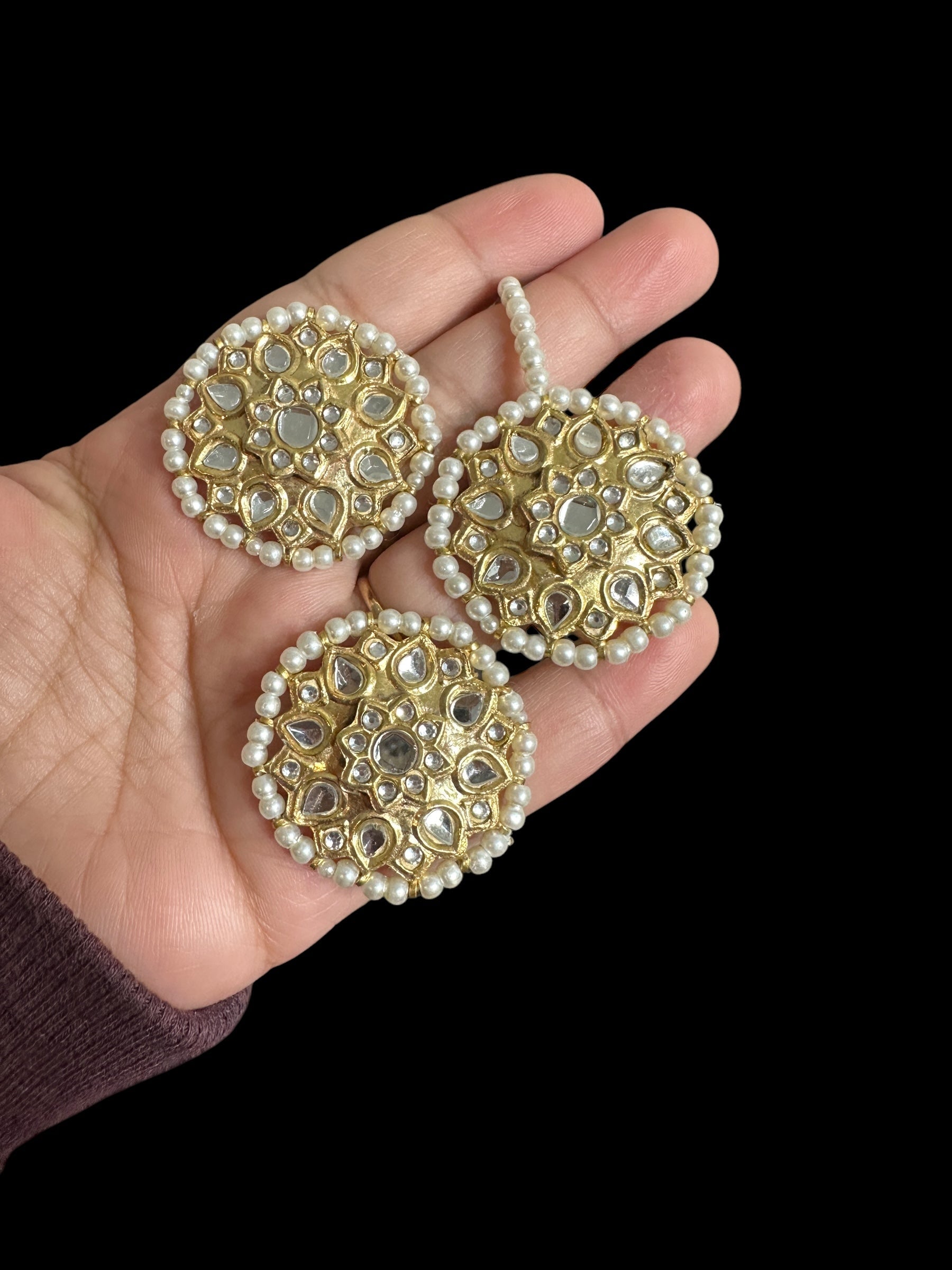 Suhana kundan earrings tika ( READY TO SHIP )