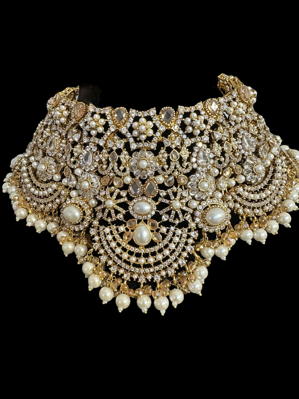 BR494 Marzia bridal set in pearls ( SHIPS IN 3 WEEKS )