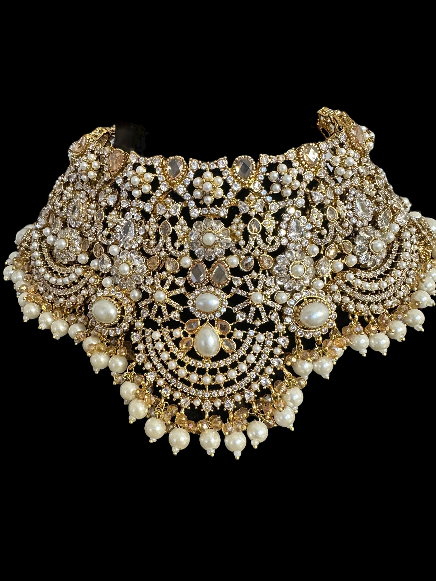 BR494 Marzia bridal set in pearls ( SHIPS IN 3 WEEKS )