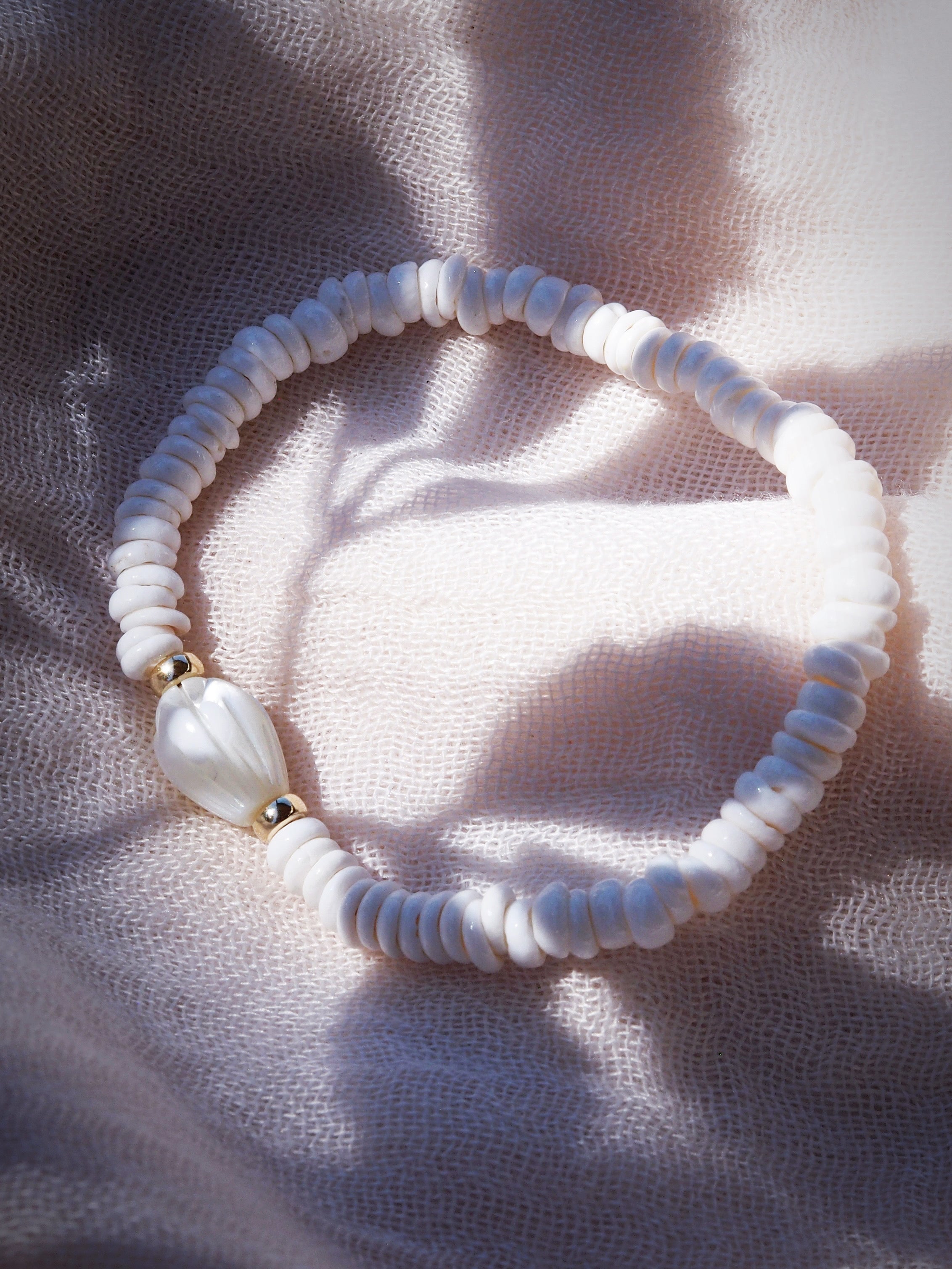 Choose your Stretchy Puka Shell Bracelet - Gold Ali'ikai