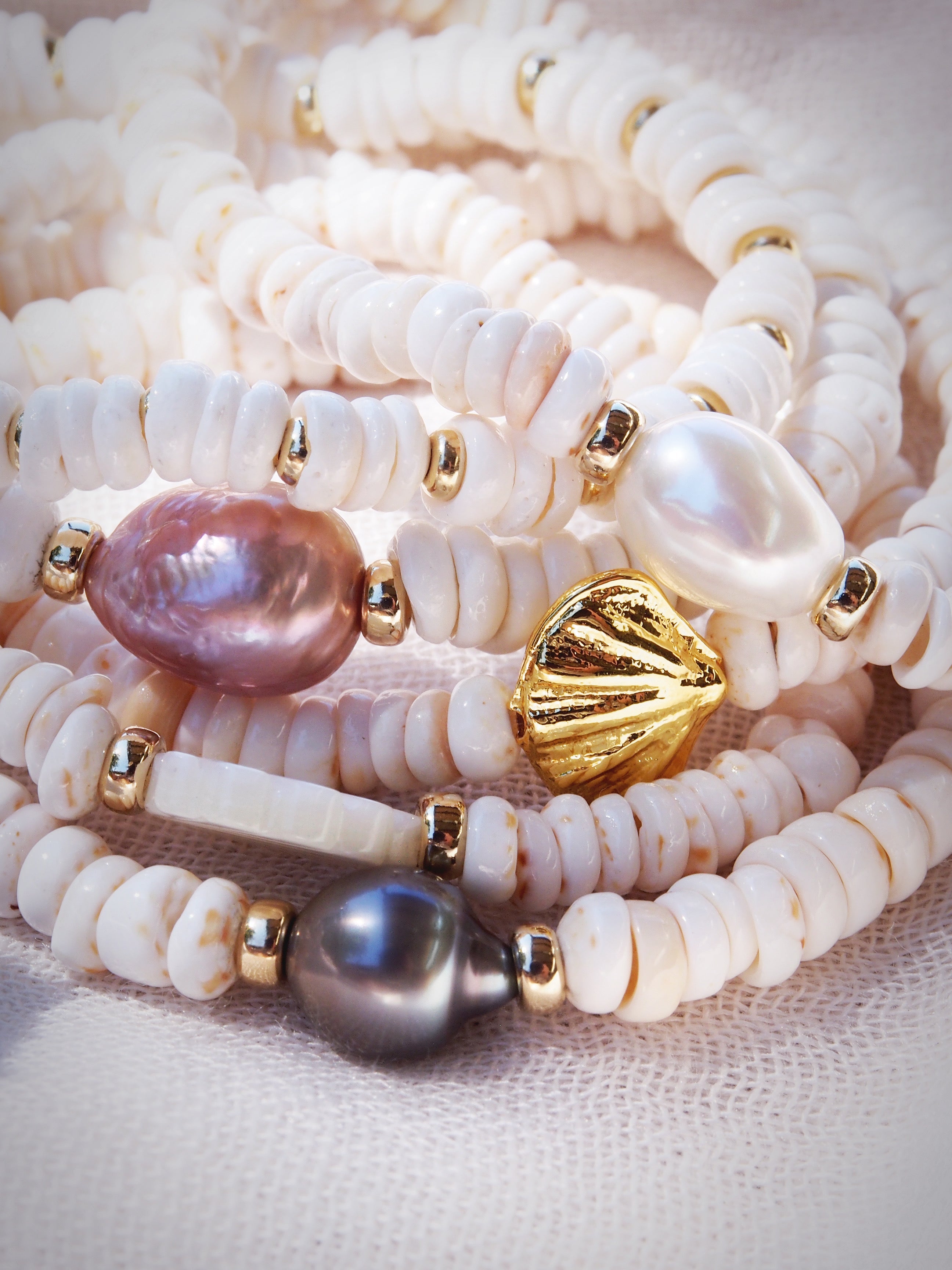 Choose your Stretchy Puka Shell Bracelet - Gold Ali'ikai