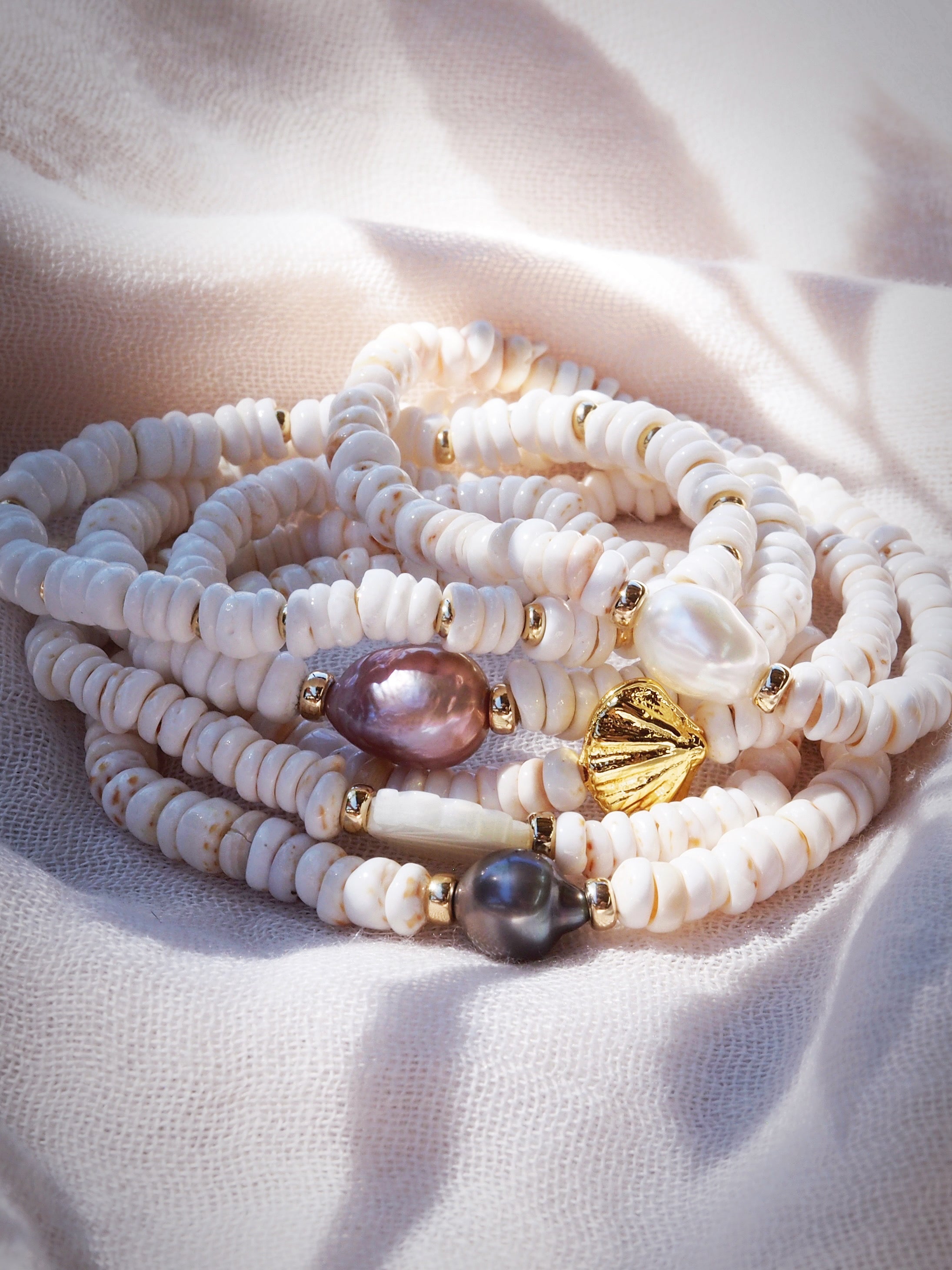 Choose your Stretchy Puka Shell Bracelet - Gold Ali'ikai