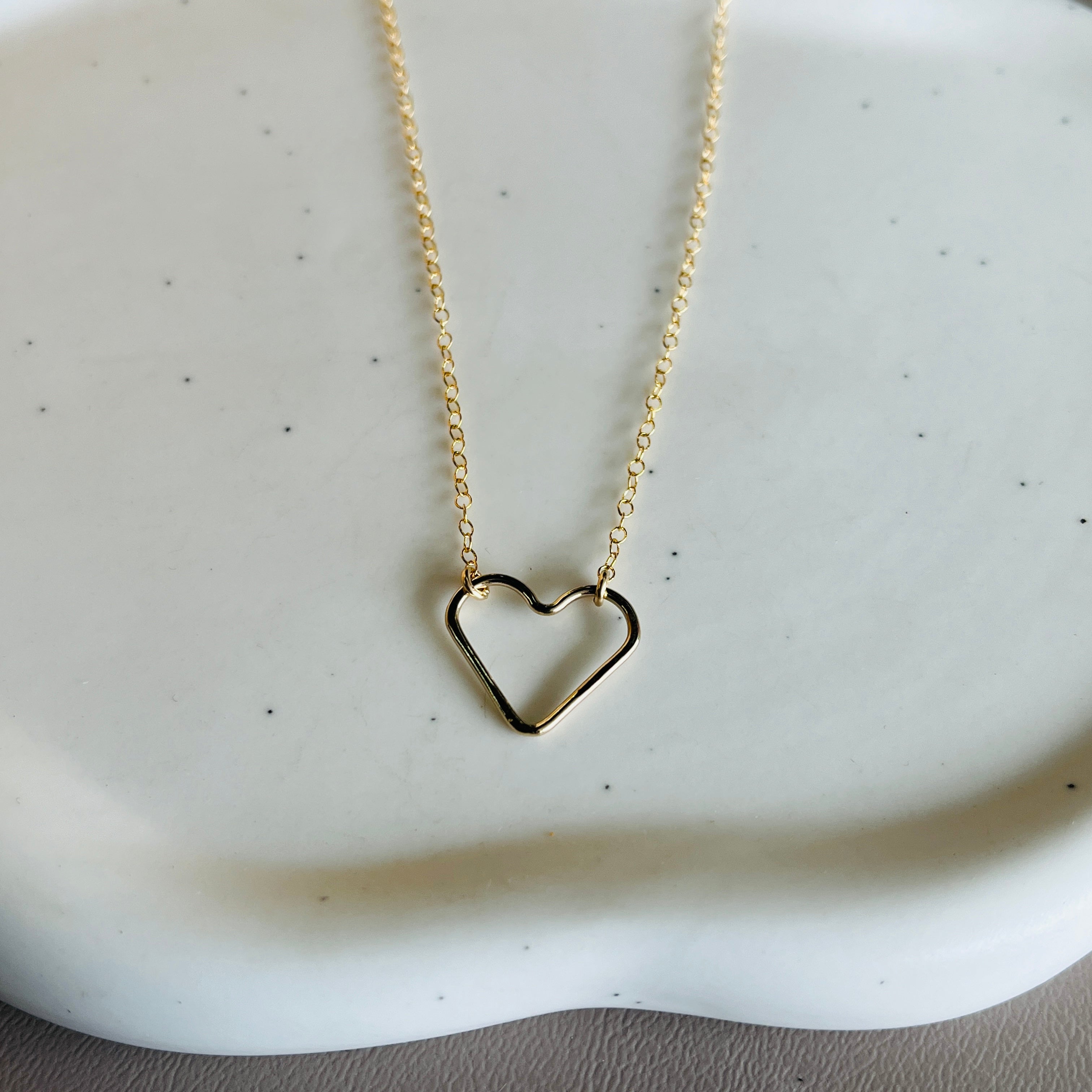ROSA HEART NECKLACE