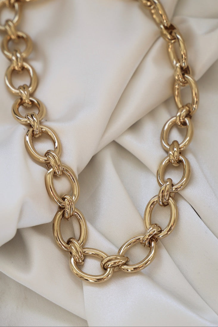AMELIA STATEMENT CHAIN NECKLACE
