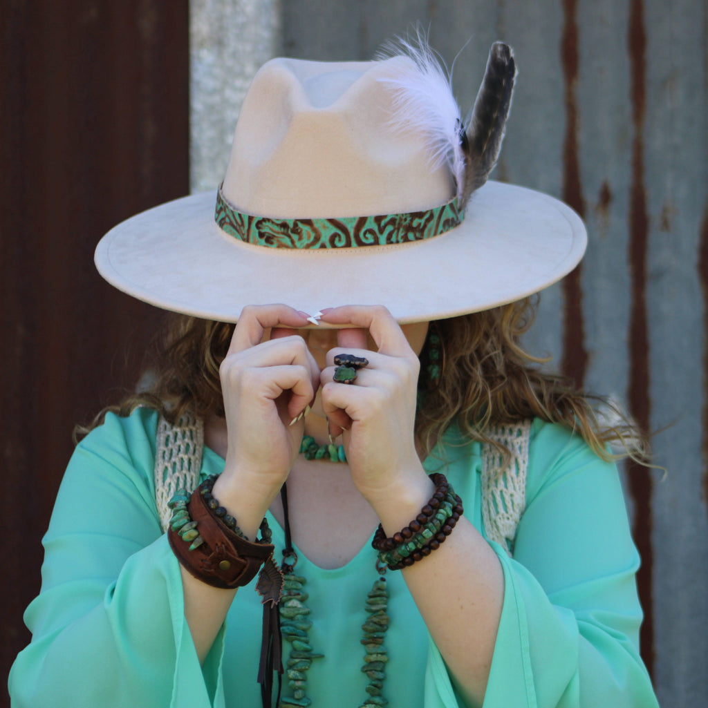 **Natural Turquoise Stretch Bracelet w/ Indian Charm 809u