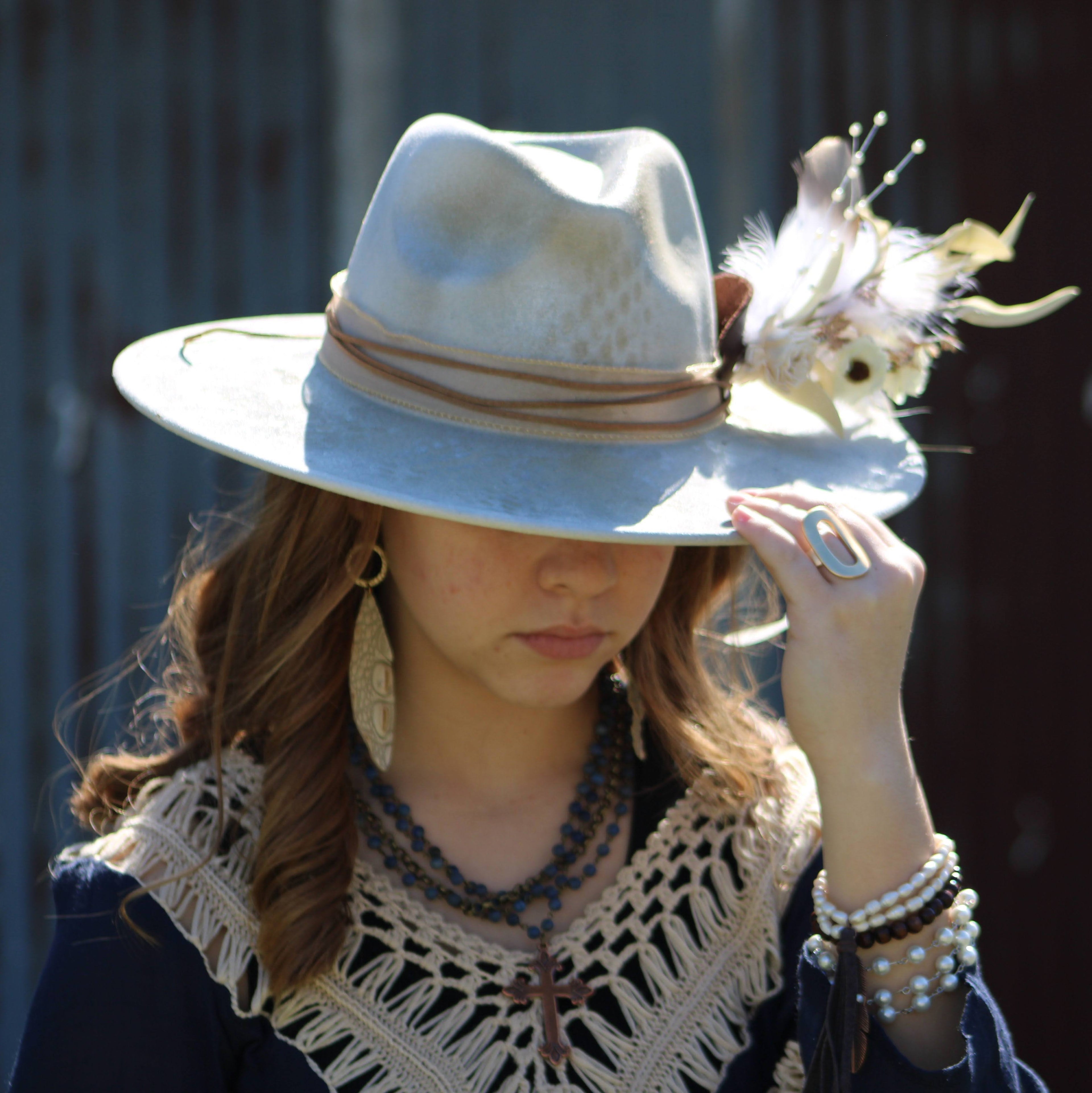 Double Strand GENUINE PEARL Bracelet With COPPER FEATHER 052d